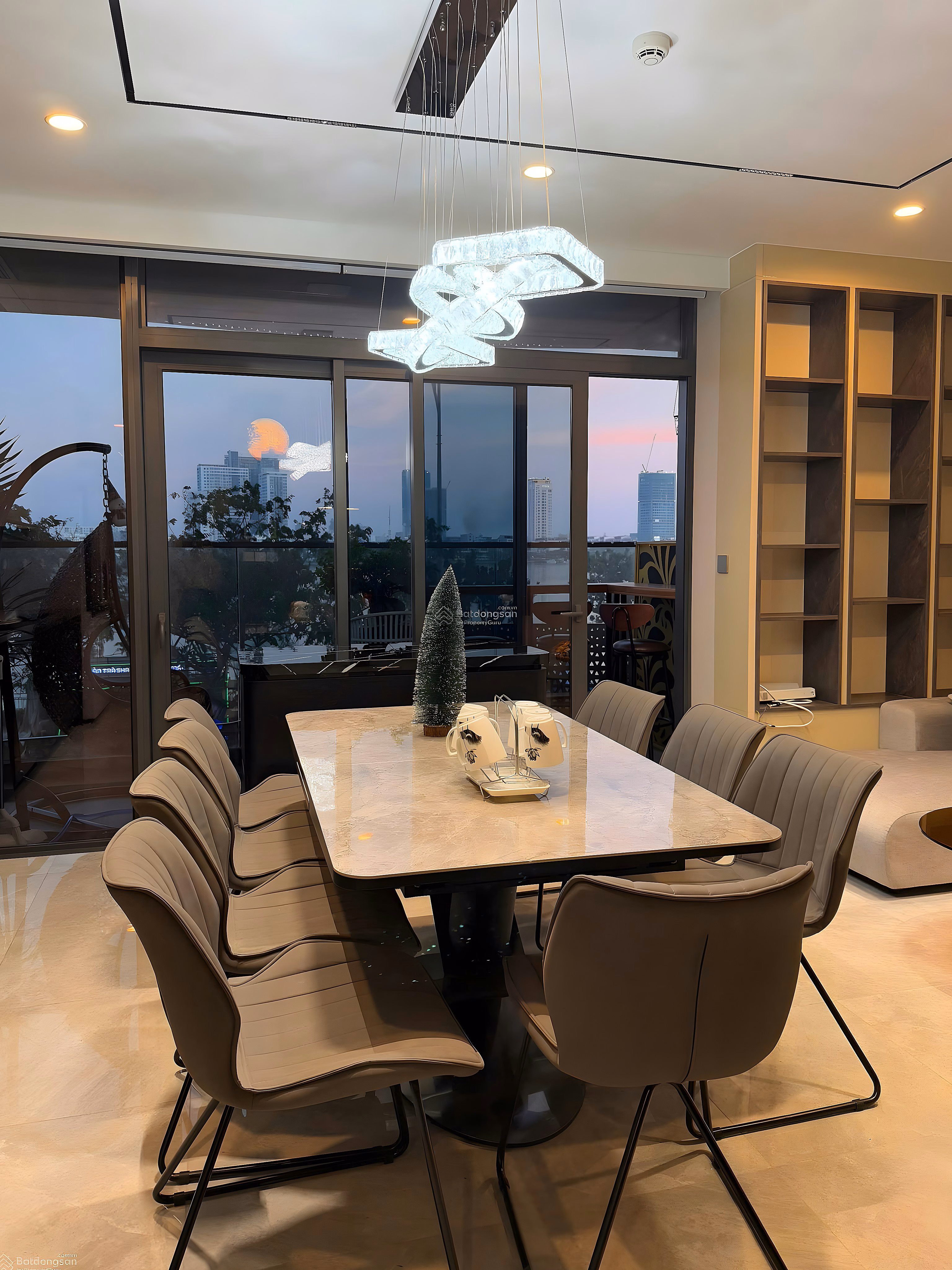 Luxurious Filmore apartment for rent with view of Han River & Bach Dang walking street