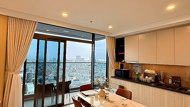 Luxurious Filmore apartment for rent with view of Han River & Bach Dang walking street