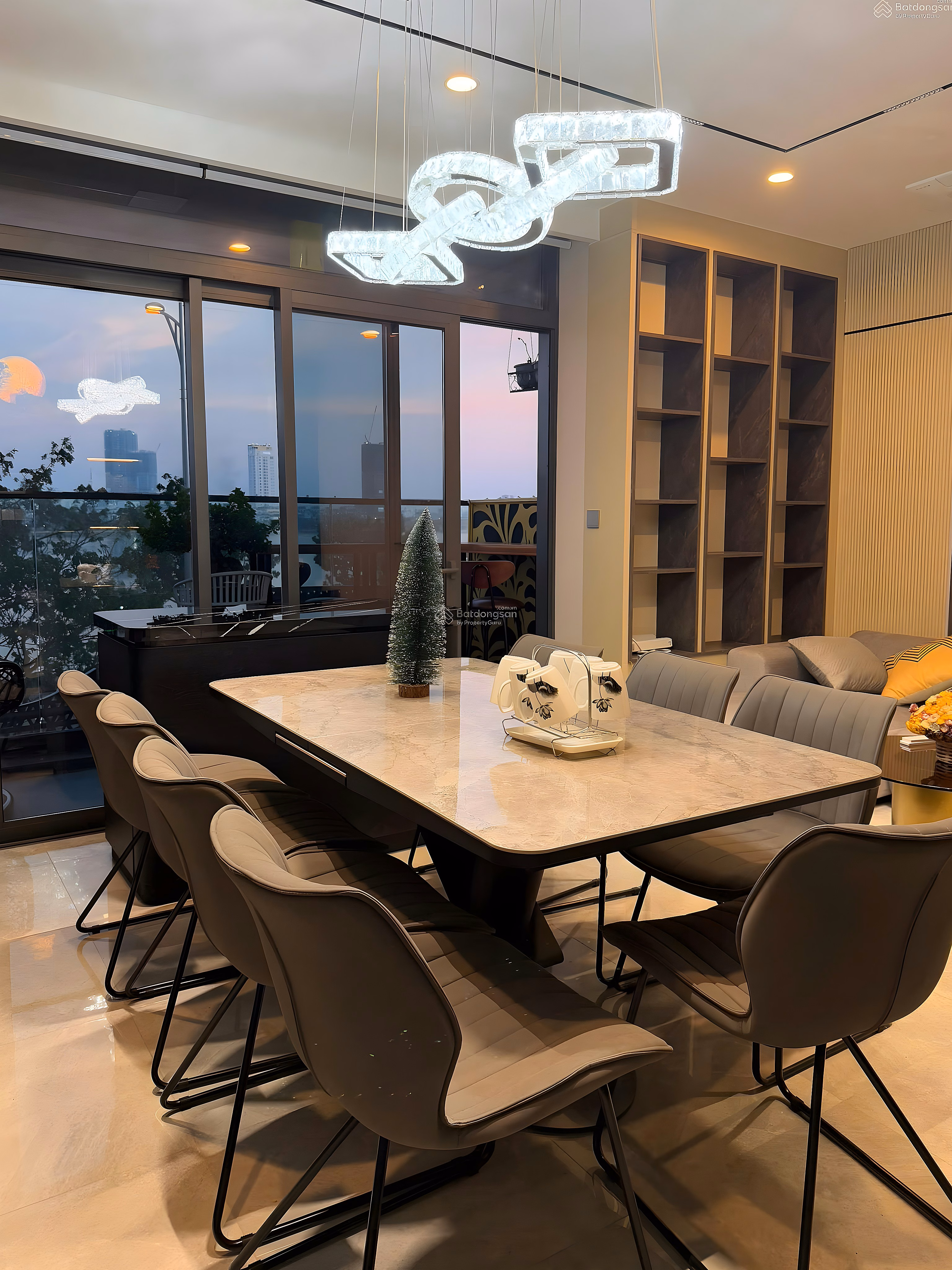 Luxurious Filmore apartment for rent with view of Han River & Bach Dang walking street