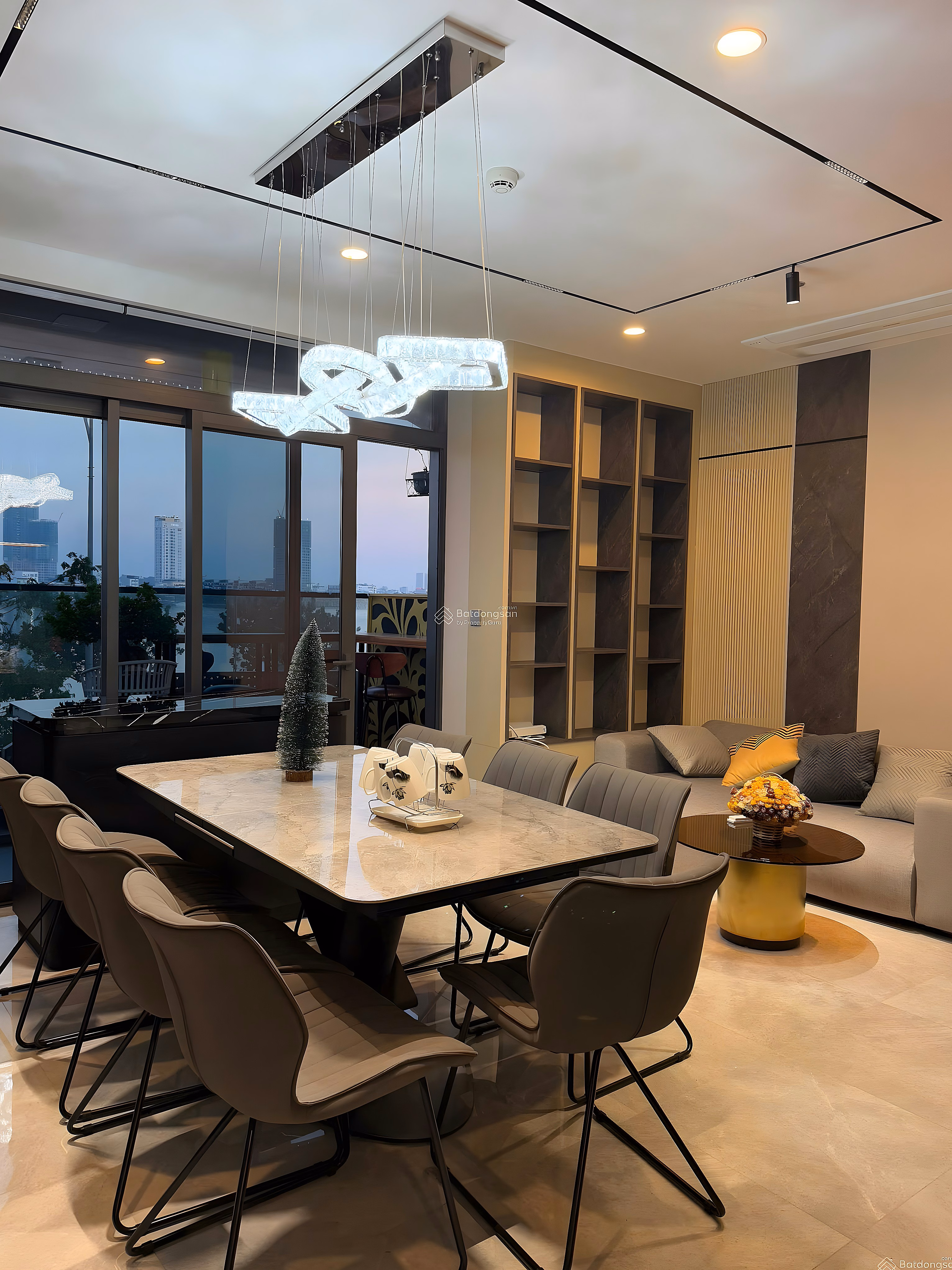 Luxurious Filmore apartment for rent with view of Han River & Bach Dang walking street