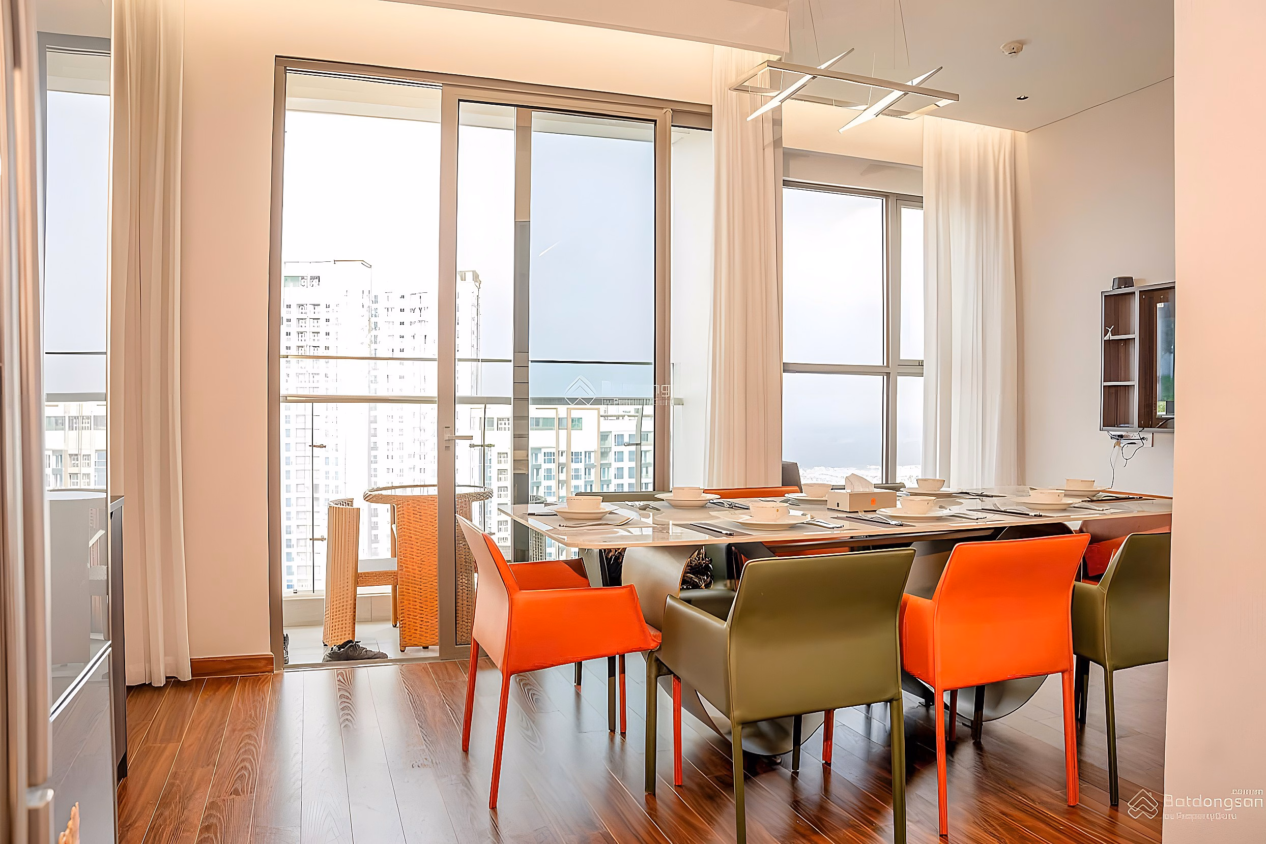 40 million - Masteri VIP duplex apartment for rent OCP1, area 160m2 and good price apartment for rent only 5 - 10 million
