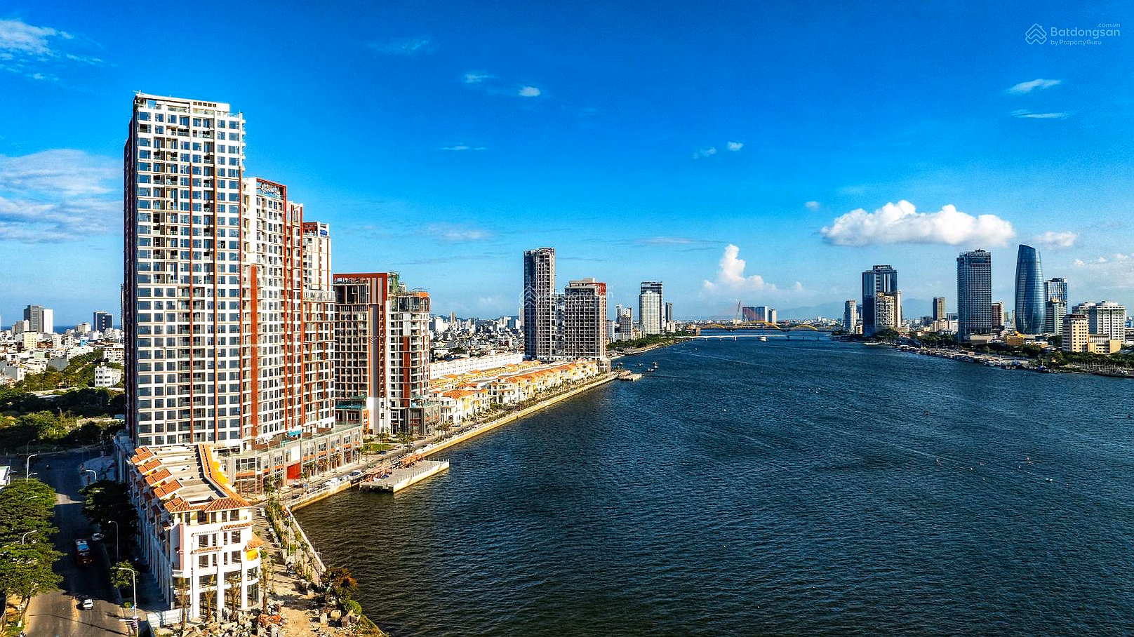 There is only 1 Duplex left at Sun Symphony with sea view and Han River middle floor, 118m2, ready to move in