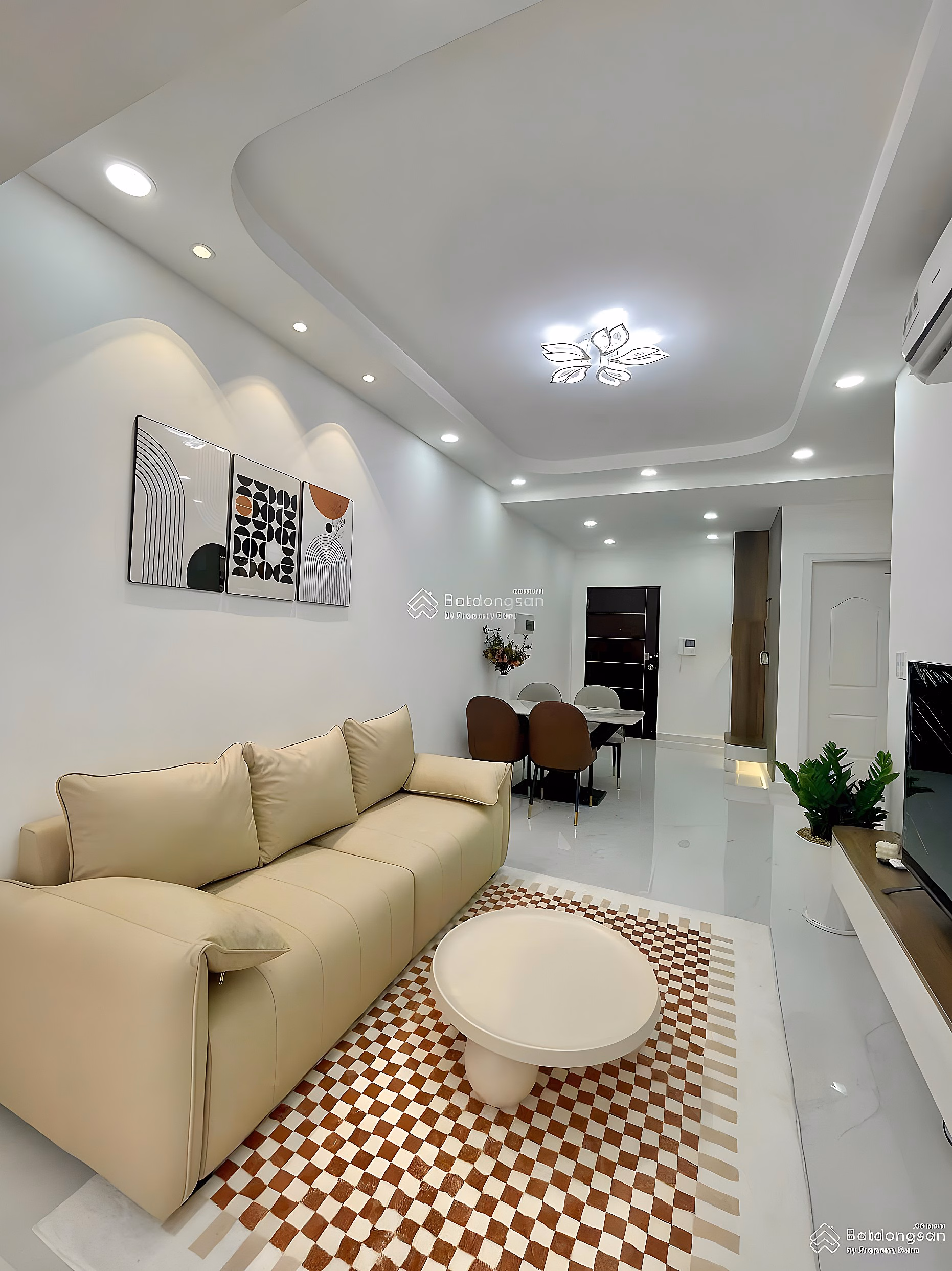The owner urgently sells CH 2 bedrooms, 2 bathrooms, area 72m2, good price 2 billion 3 at Sunny Plaza, Go Vap district, portable book, full furniture
