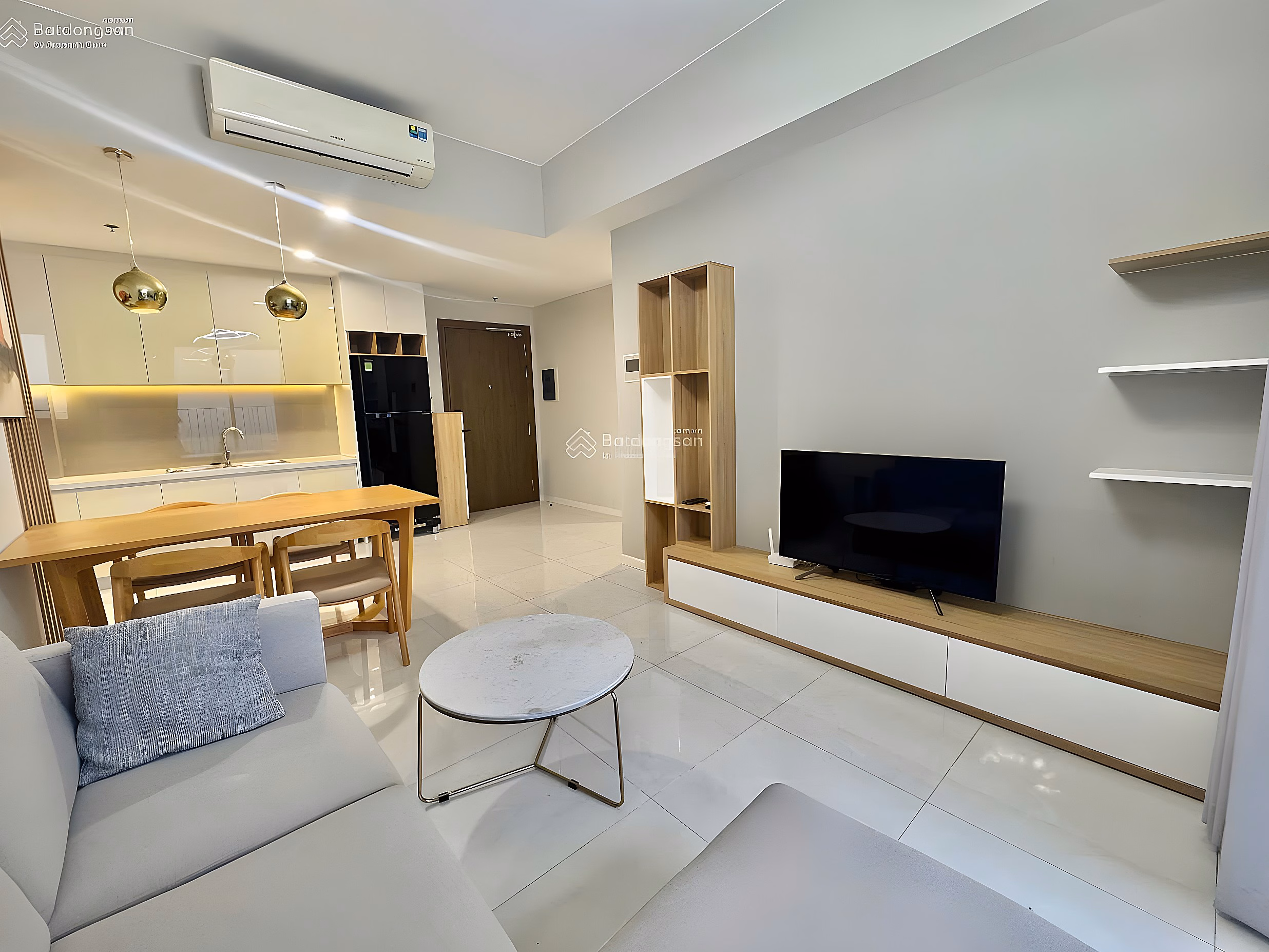 Screc Tower apartment for sale in Truong Sa District 3, area 70m², 2 bedrooms/2 bathrooms, full interior, SHR