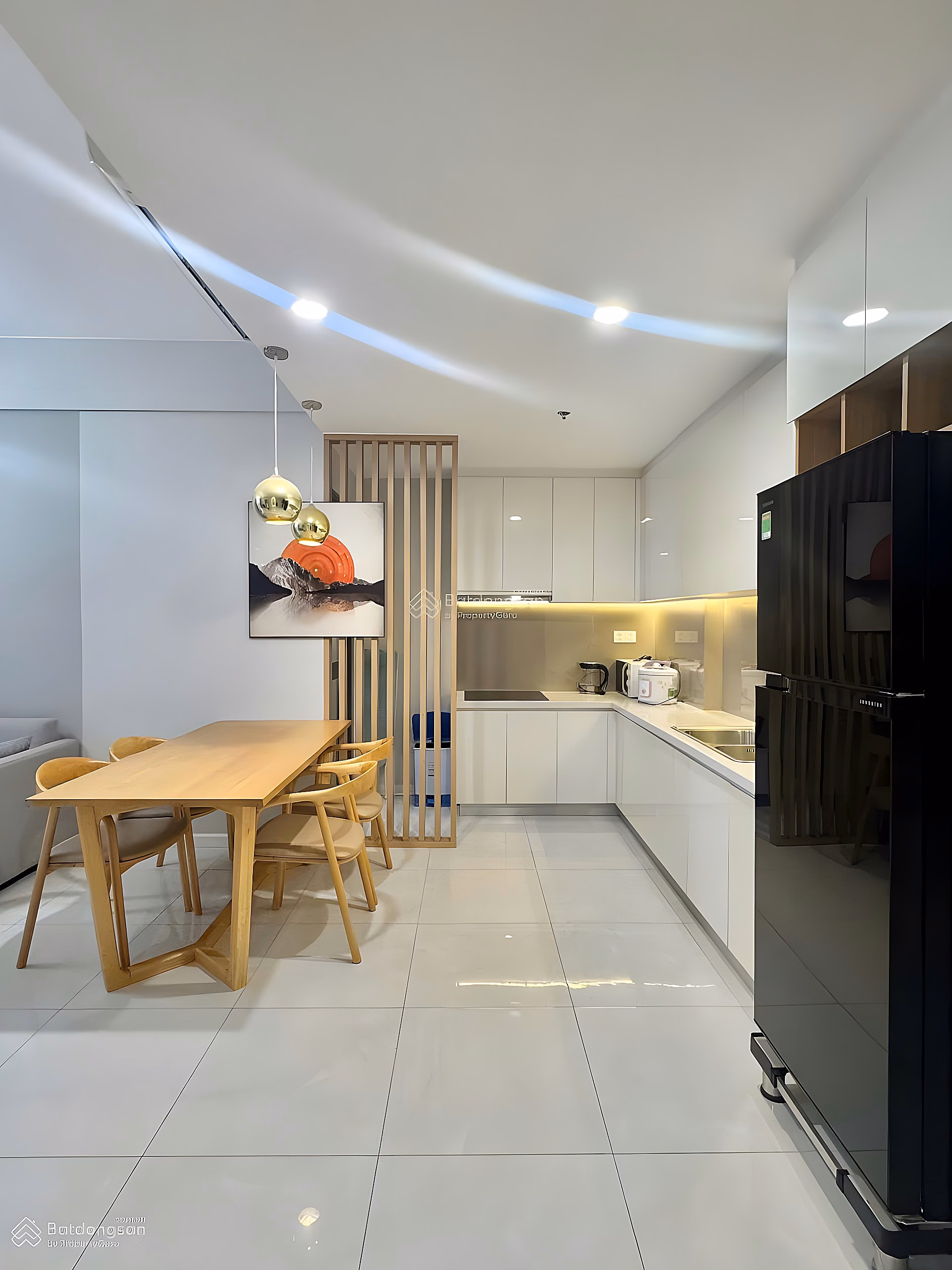 Screc Tower apartment for sale in Truong Sa District 3, area 70m², 2 bedrooms/2 bathrooms, full interior, SHR