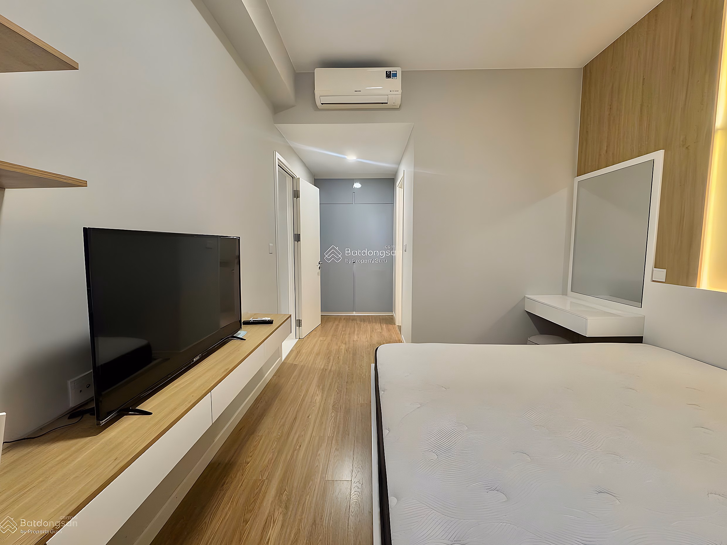 Screc Tower apartment for sale in Truong Sa District 3, area 70m², 2 bedrooms/2 bathrooms, full interior, SHR