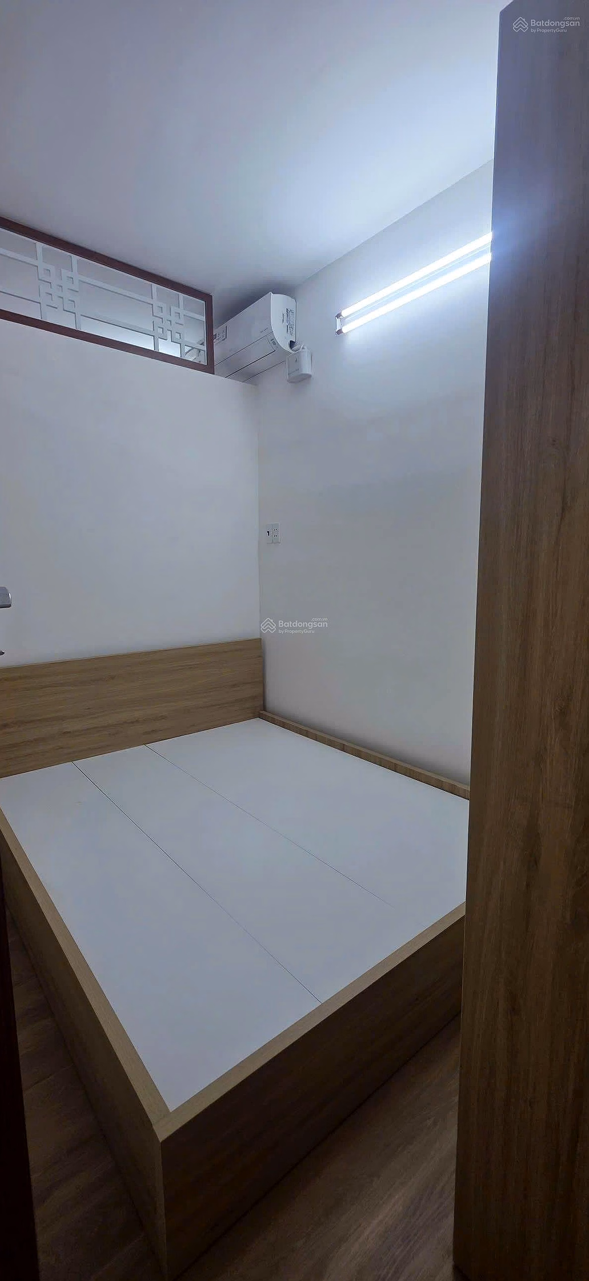 Urgent sale of apartment building with stairs Nguyen Kim District 10, loft, stairs 2nd floor, area 50 m2, 2 bedrooms, 1 bathroom