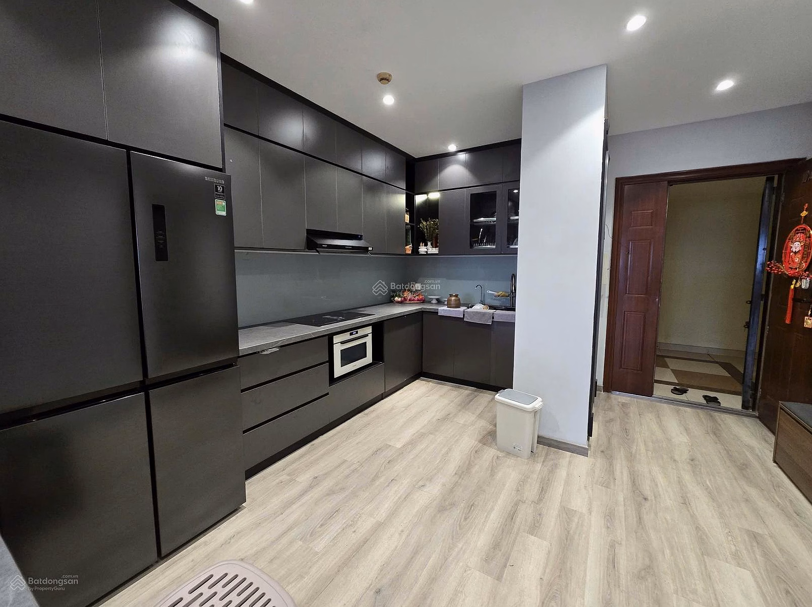 There's a hot item today. Summer Square apartment 75m² 3 bedrooms 2 bathrooms PRICE 3.5 billion transparent legal books