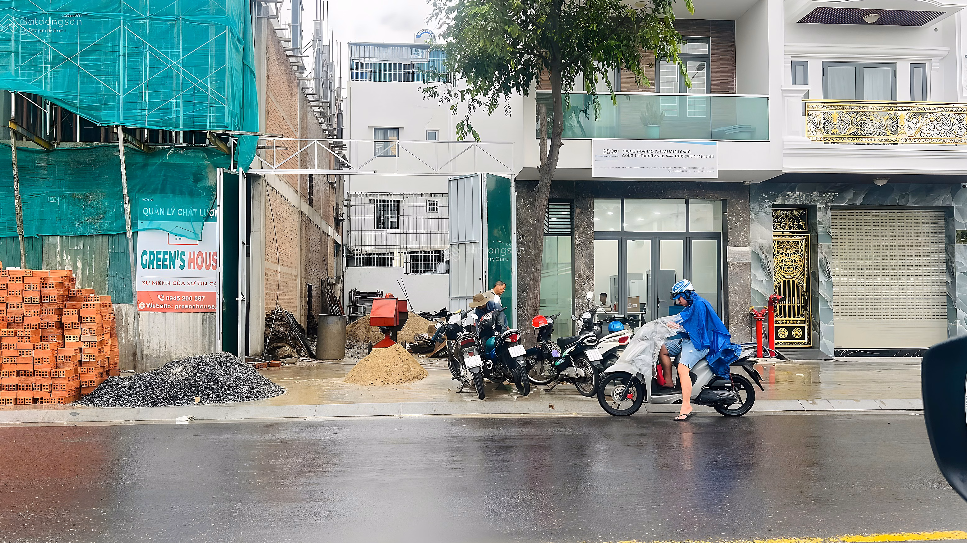 Owner sells 100m lot on Thich Quang Duc street facing East, cool, clean and beautiful, best price in the area, 0902 802 ***