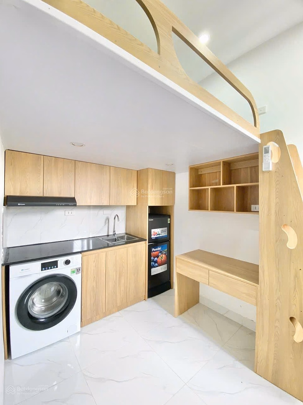 Trung Hoa apartment for sale, area 75m2. 2N2VS full high-end furniture priced at 3.5 billion