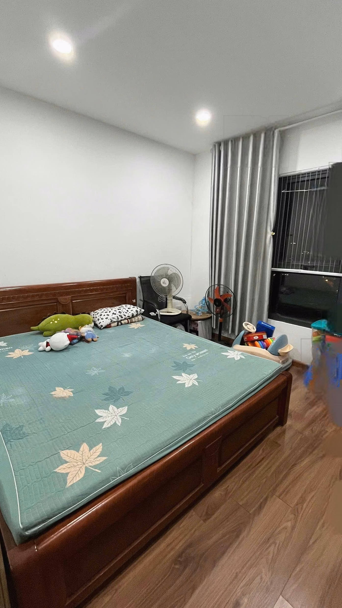 Apartment for rent with 2 bedrooms, 2 bathrooms at Samsora Van Phuc, Ha Dong, 60m2, good, owner, beautiful house