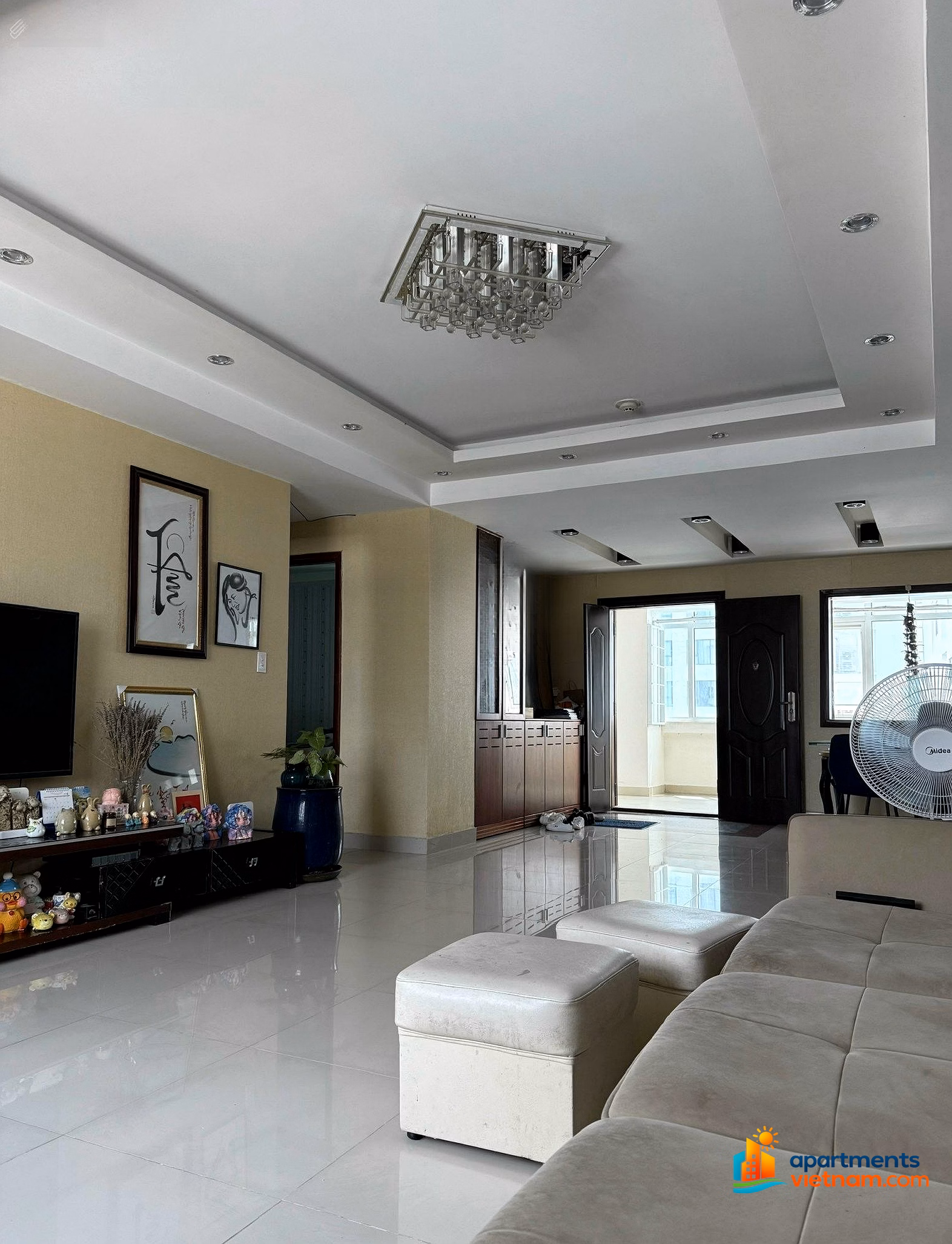 Owner sells apartment 118m2, 14th floor, 6 Bai Duong, 3 bedrooms, 2 bathrooms, 1 living room, 1 kitchen