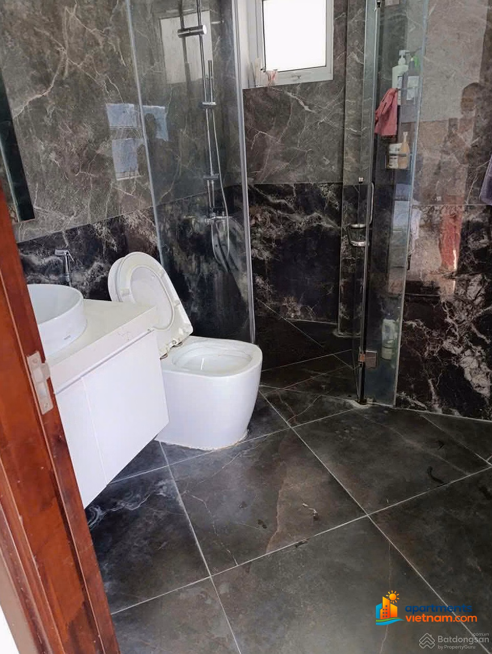 Luxury apartment for rent A10 Nam Trung Yen 105m 3 bedrooms fully furnished 18 million/month 0987 522 ***