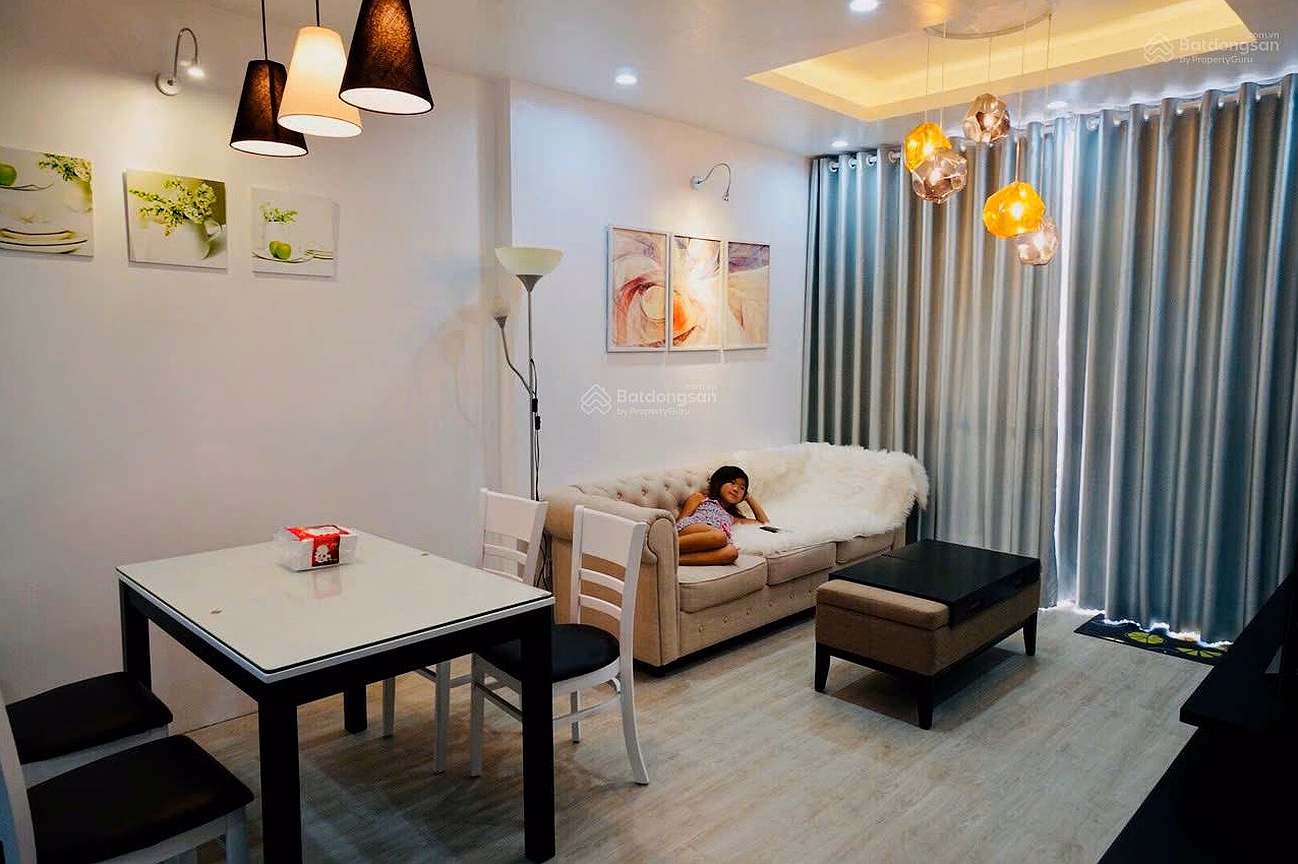 Need to rent 2 bedroom, 2 bathroom apartment on high floor with open view, fully furnished 19 million/month
