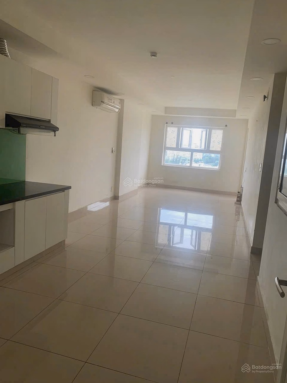 Lavita Garden apartment for rent on Truong Tho 3rd Street, Hanoi Highway, convenient to Metro - Area: 64m² - 2beds