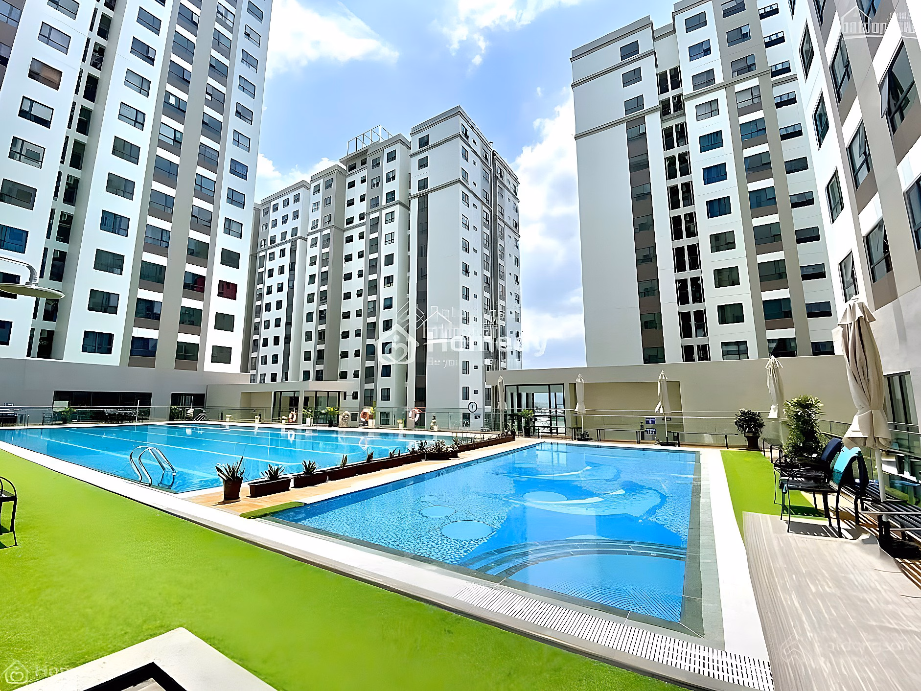 Owner sells CH Green River Q8, area 80m2/ 3 bedrooms, 2 bathrooms, price 3 billion, 230, 100% new house, beautiful river view