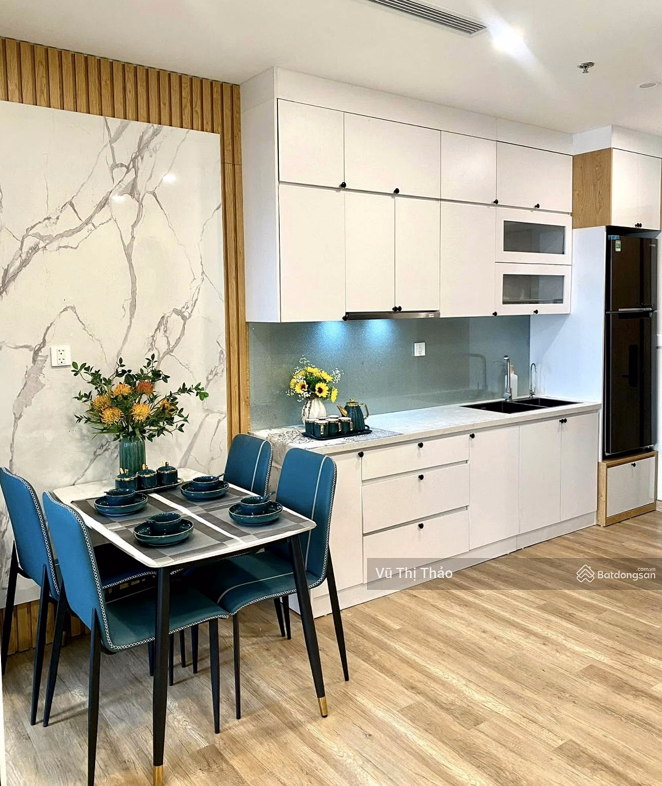 OWNER FOR SELLING APARTMENT HOUSE ON HOANG NGAN STREET, LE VAN LUONG, 68M, CORNER LOT, WITH BALCONY, LONG RED BOOK.