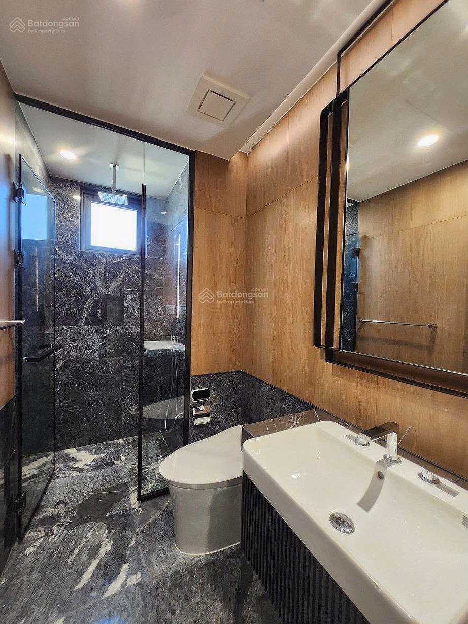 Hot 3-bedroom apartment at Lumiere Riverside, fully furnished, available, price 50 million