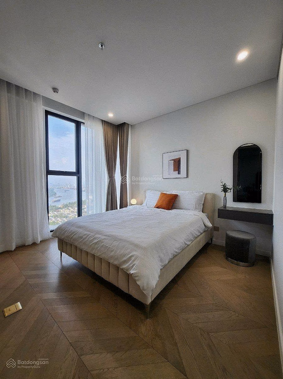 Hot 3-bedroom apartment at Lumiere Riverside, fully furnished, available, price 50 million
