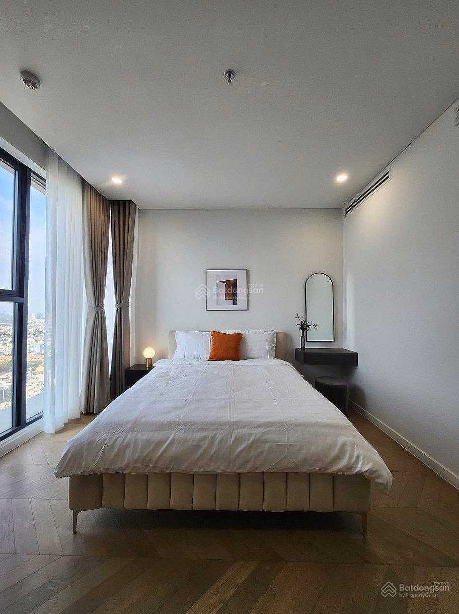 Hot 3-bedroom apartment at Lumiere Riverside, fully furnished, available, price 50 million