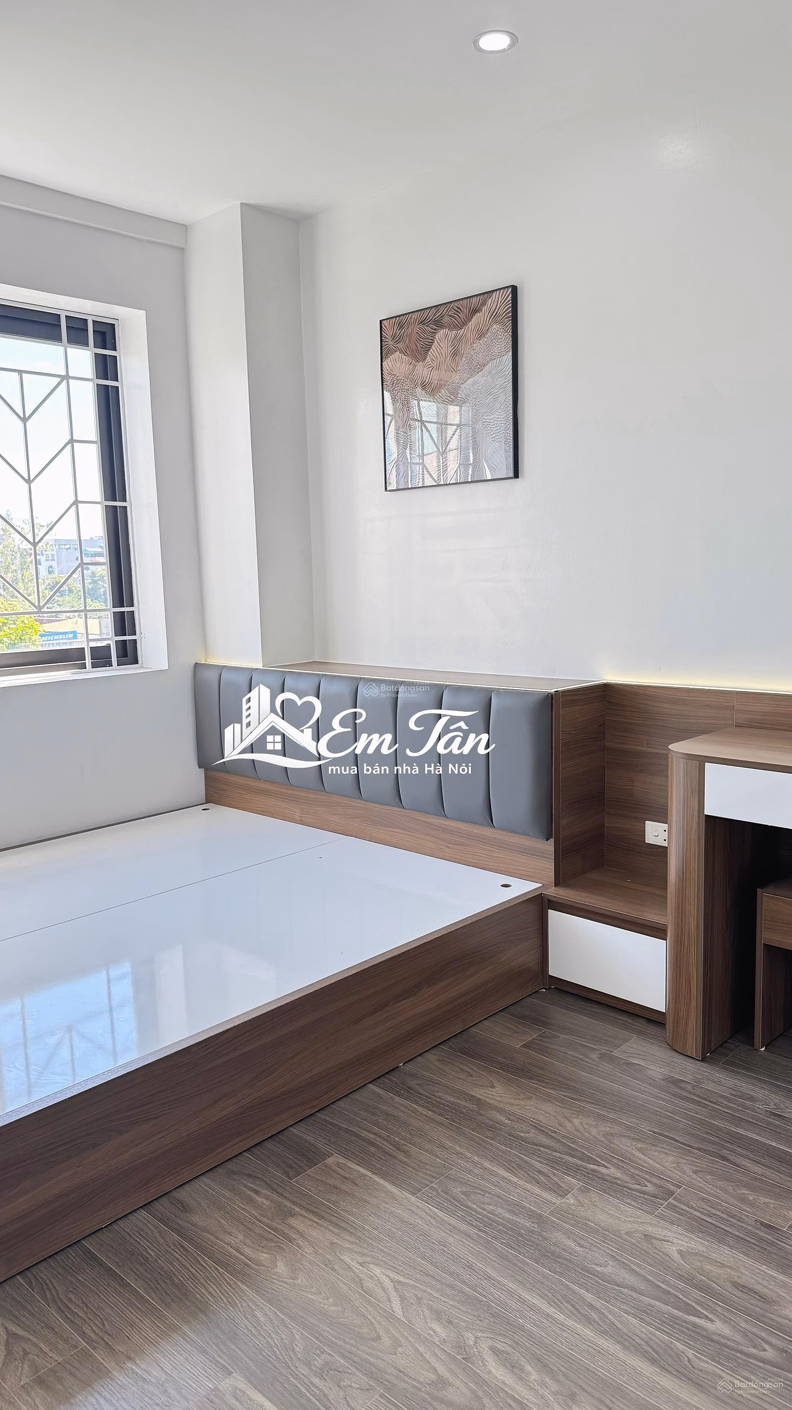 Corner apartment for sale in Bac Linh Dam, 86m2, 3 bedrooms, 2 bathrooms, full new furniture, beautiful floor, red book