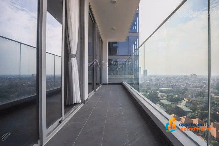 Selling the only 142m full glass corner apartment with balcony at The Nine Apartment, 3 bedrooms, 2 bathrooms, red book available (rare)