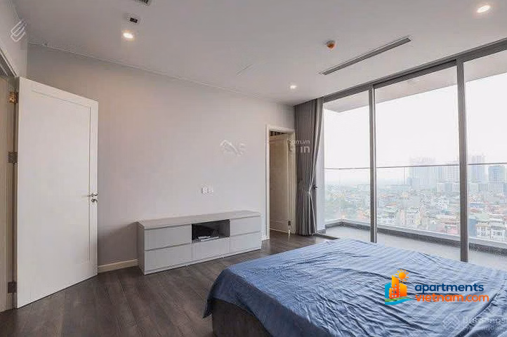 Selling the only 142m full glass corner apartment with balcony at The Nine Apartment, 3 bedrooms, 2 bathrooms, red book available (rare)