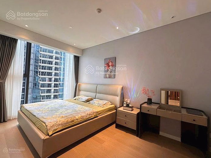 Apartment for rent 82m², 2 bedrooms, 2 bathrooms at Xi Grand Court, District 10, Price: 14.5 million, hot item