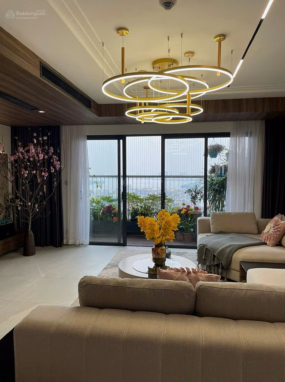 I am the owner and need to sell my house at Hong Kong Tower, 3 bedrooms, 2 bathrooms, 128m2, price: 10 billion***