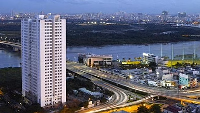 Located at 10A Tran Nhat Duat, 2 bedroom apartment, furnished, price 11 million/month