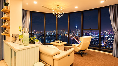 Located at 10A Tran Nhat Duat, 2 bedroom apartment, furnished, price 11 million/month