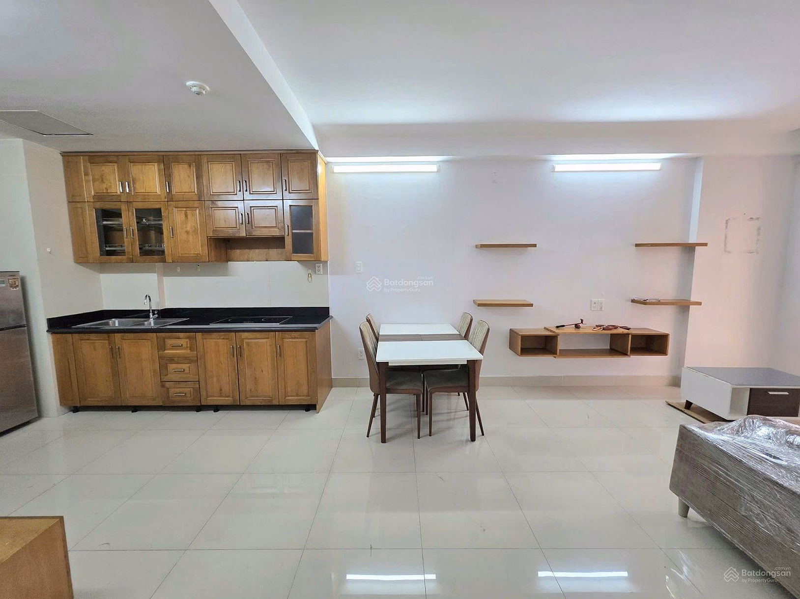Apartment A2, Vu Huy Tan apartment 73m2, 2 bedrooms, price 11 million/month