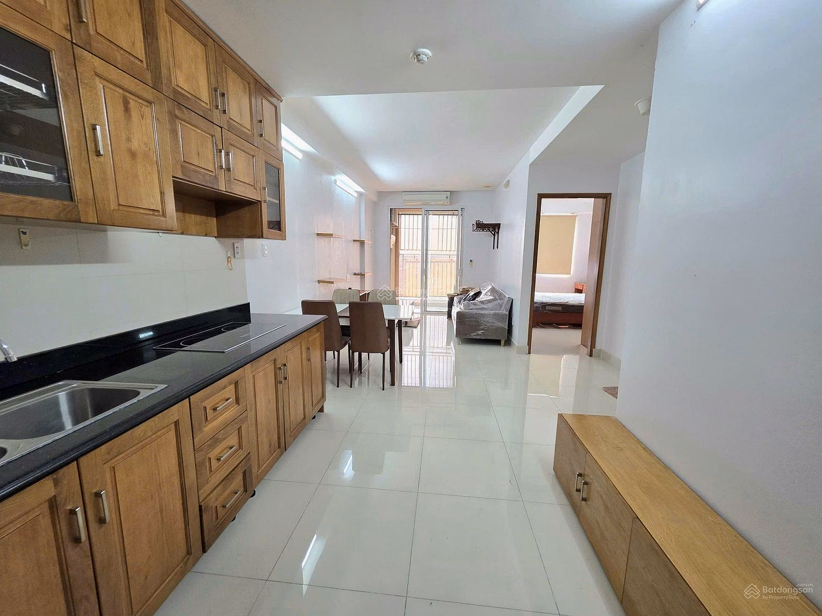Apartment A2, Vu Huy Tan apartment 73m2, 2 bedrooms, price 11 million/month