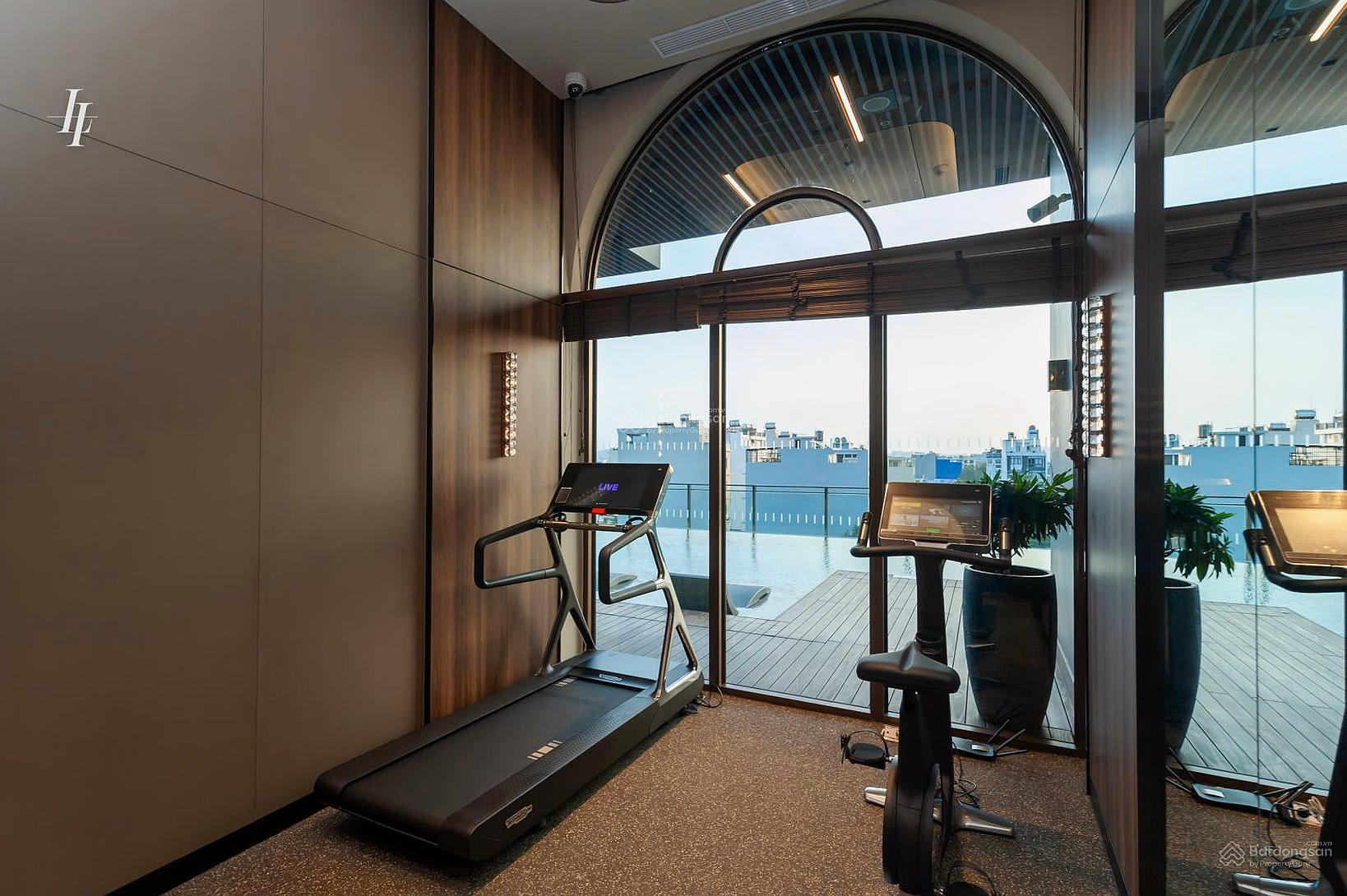 DEFINE District 2 - Extremely luxurious 4 bedroom - 5 bathroom apartment looking for a tenant