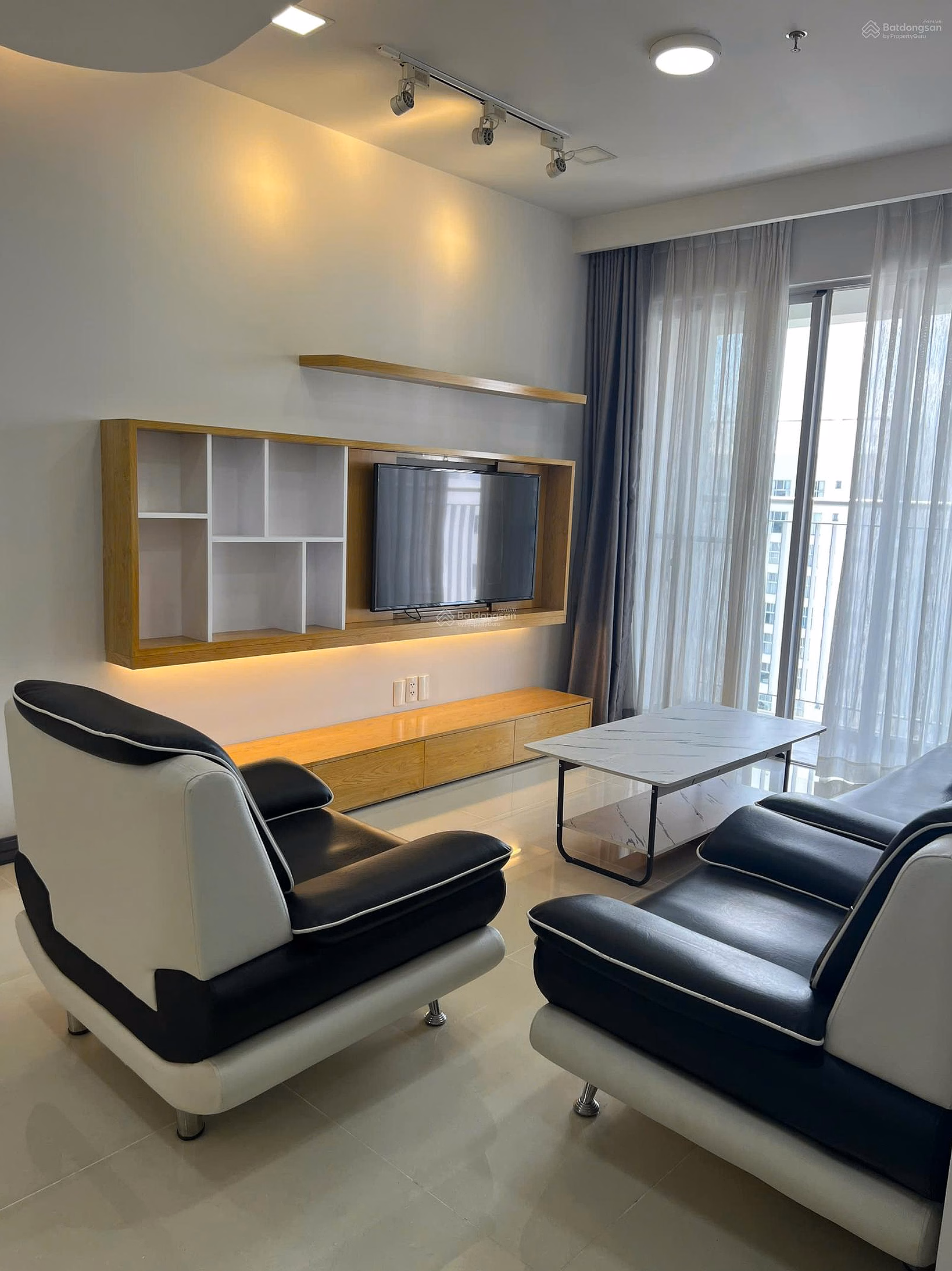 Scenic Valley apartment for rent 1, 25 million VND, 110 m2, 3 bedrooms, 2 bathrooms, full amenities
