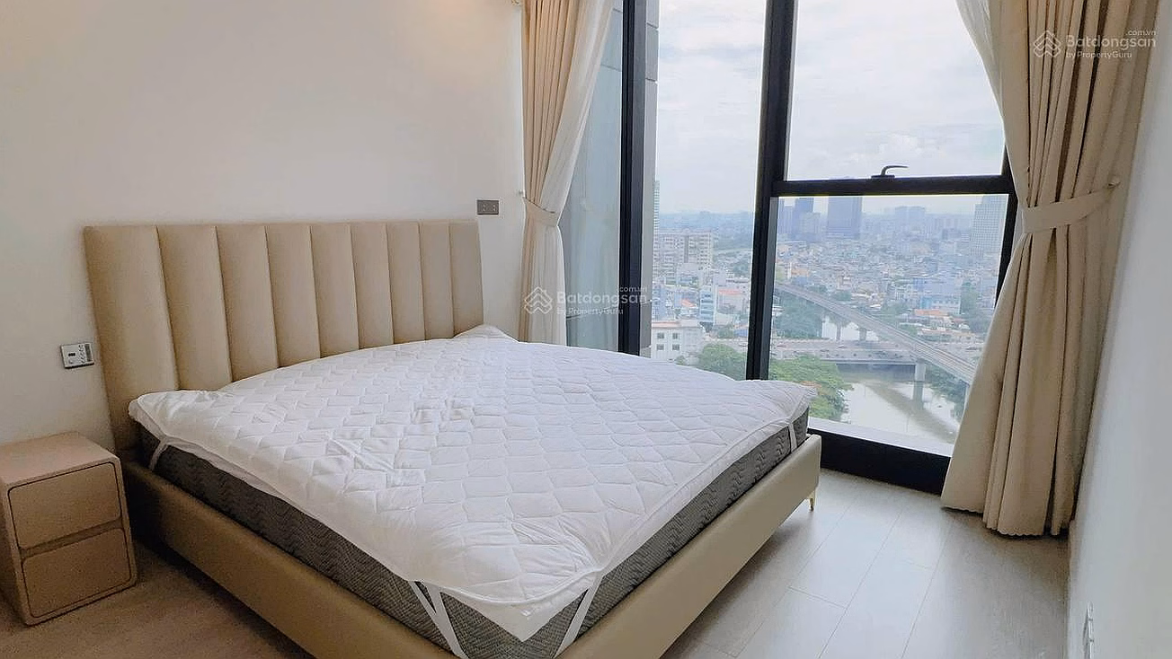 Vinhomes Golden River - 1-bedroom apartment with beautiful furniture, good price, looking for tenants