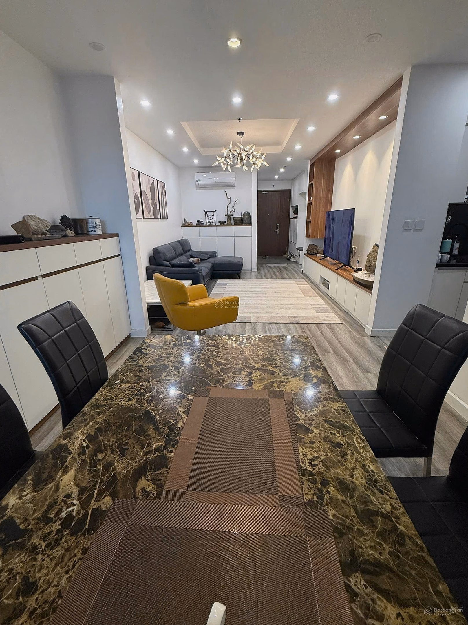 Apartment for sale at MIPEC Towers, Dong Da, Hanoi, 10.5 billion, 105m2, preferential price, nice view