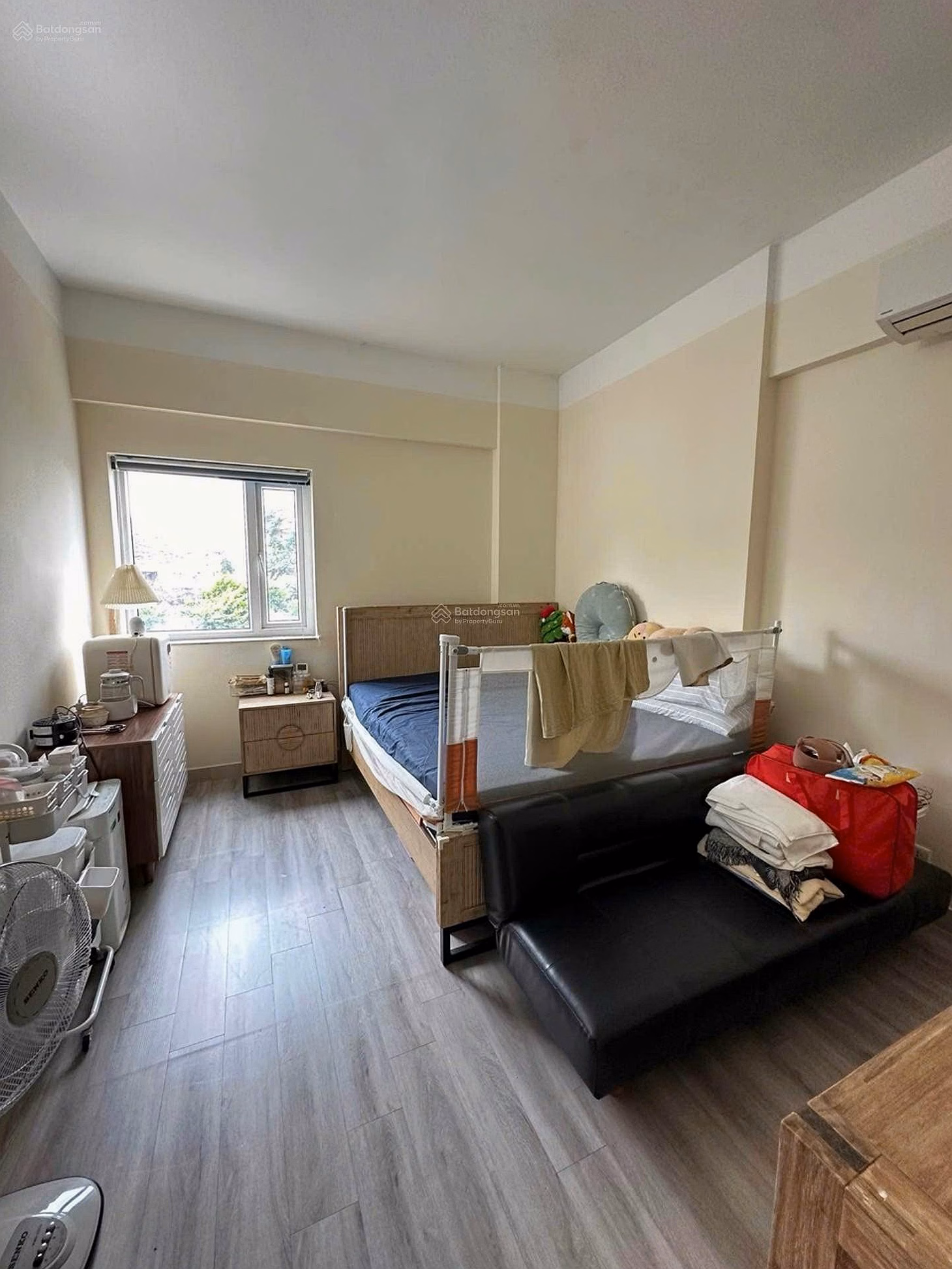 Selling luxury apartment, Hancom building, Lac Long Quan, area 145m2, corner apartment, 3 bedrooms