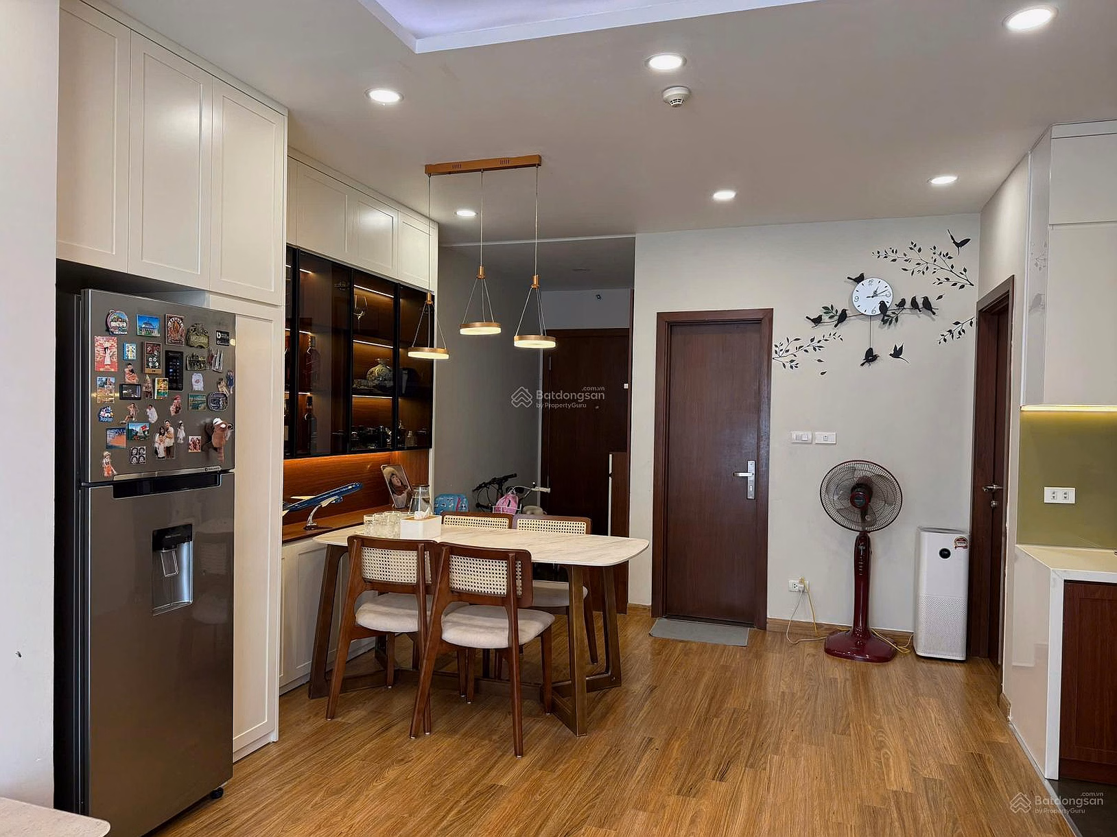 The owner needs to urgently sell a 2 bedroom, 2 bathroom apartment at Eco Lake View apartment for about 5 billion***