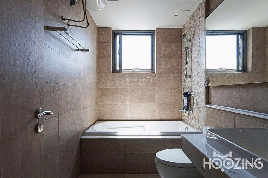 Apartment for rent with 3 bedrooms + 2 bathrooms at Riverpark Premier, 52.7 million, 132m2, super bargain price!