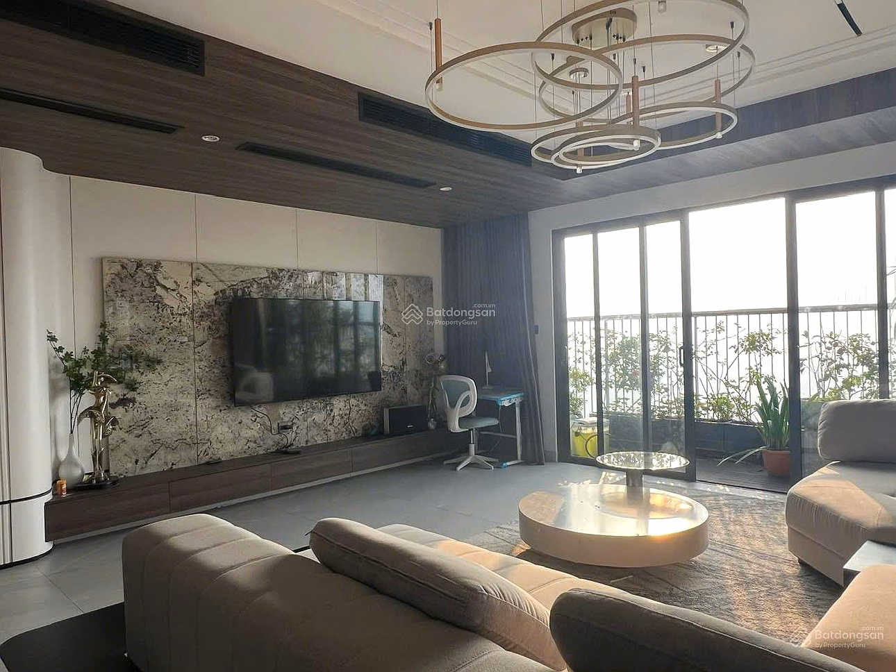 I am the owner selling a 3 bedroom apartment with area 113m2 in IPH Xuan Thuy apartment, price 11 billion including fees***