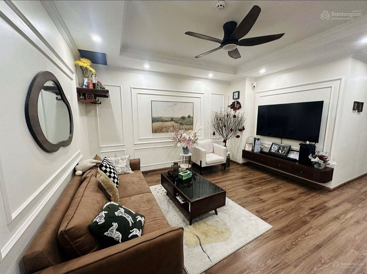 Selling the cheapest and most beautiful 3 bedroom 2 bathroom apartment in the project, very suitable for investment or for living in a commercial Park building