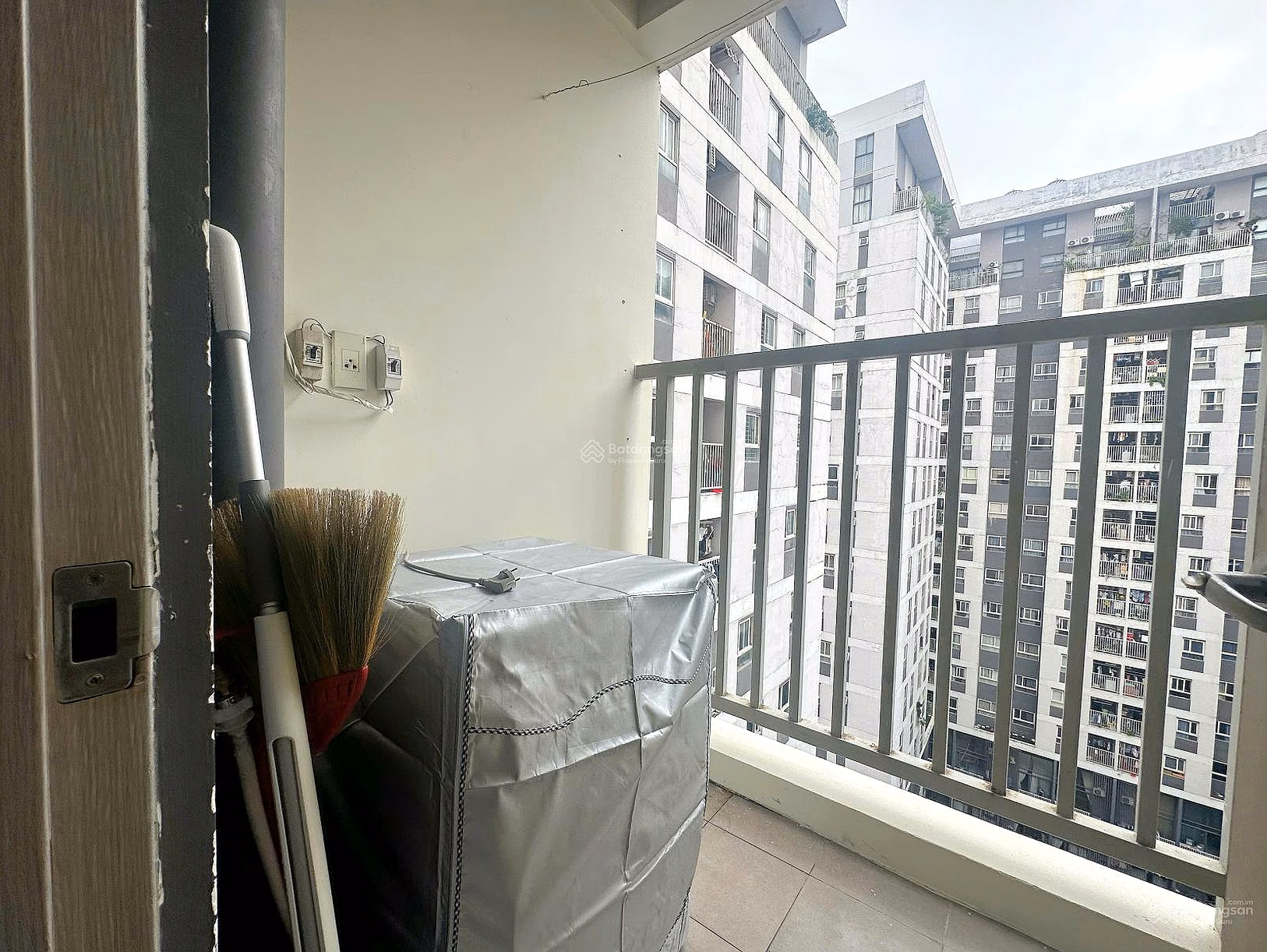 Urgent rent 2 bedroom 2 bathroom apartment, full furniture SKY9, price 9 million/month, move in immediately