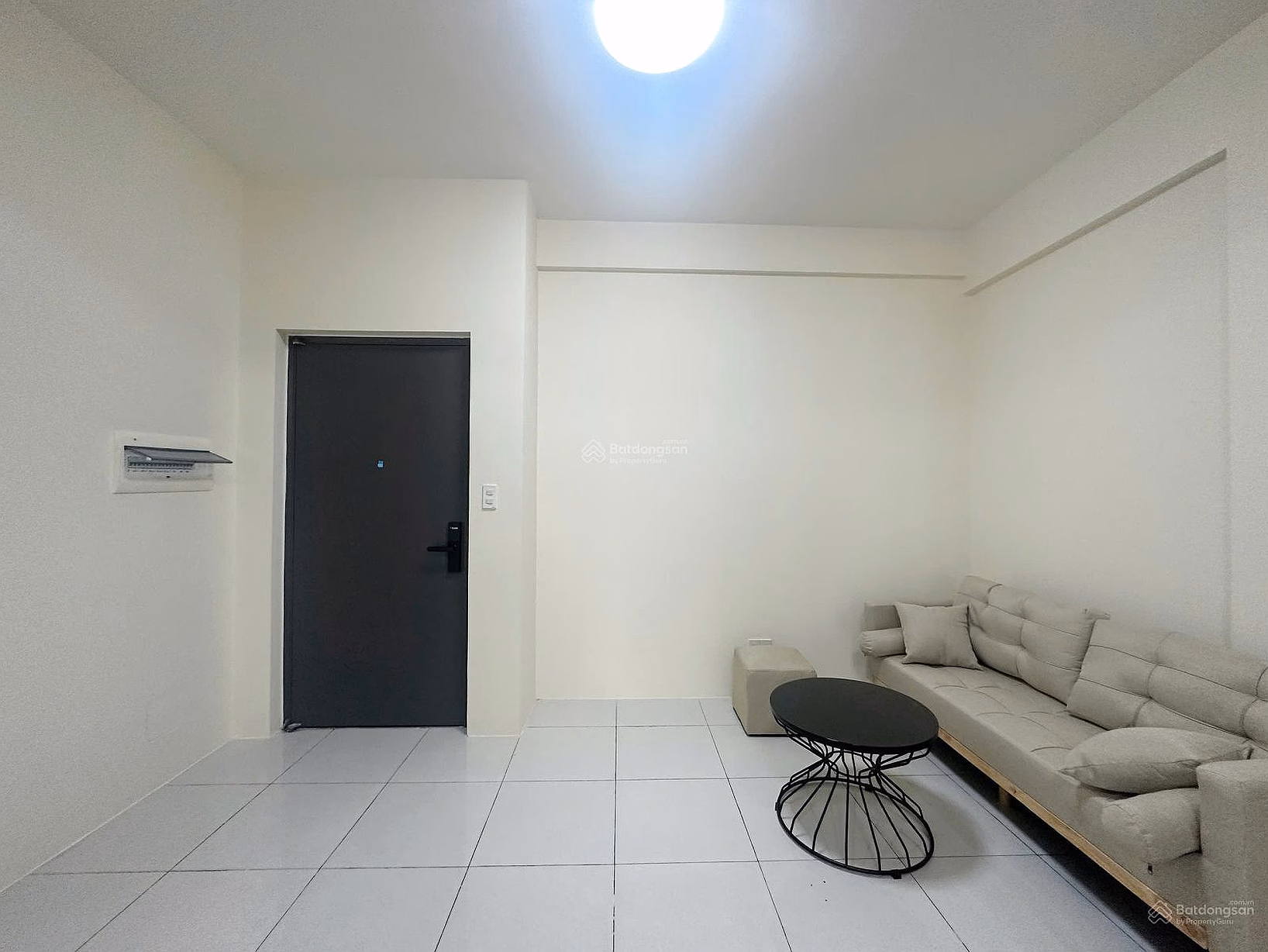 Urgent rent 2 bedroom 2 bathroom apartment, full furniture SKY9, price 9 million/month, move in immediately