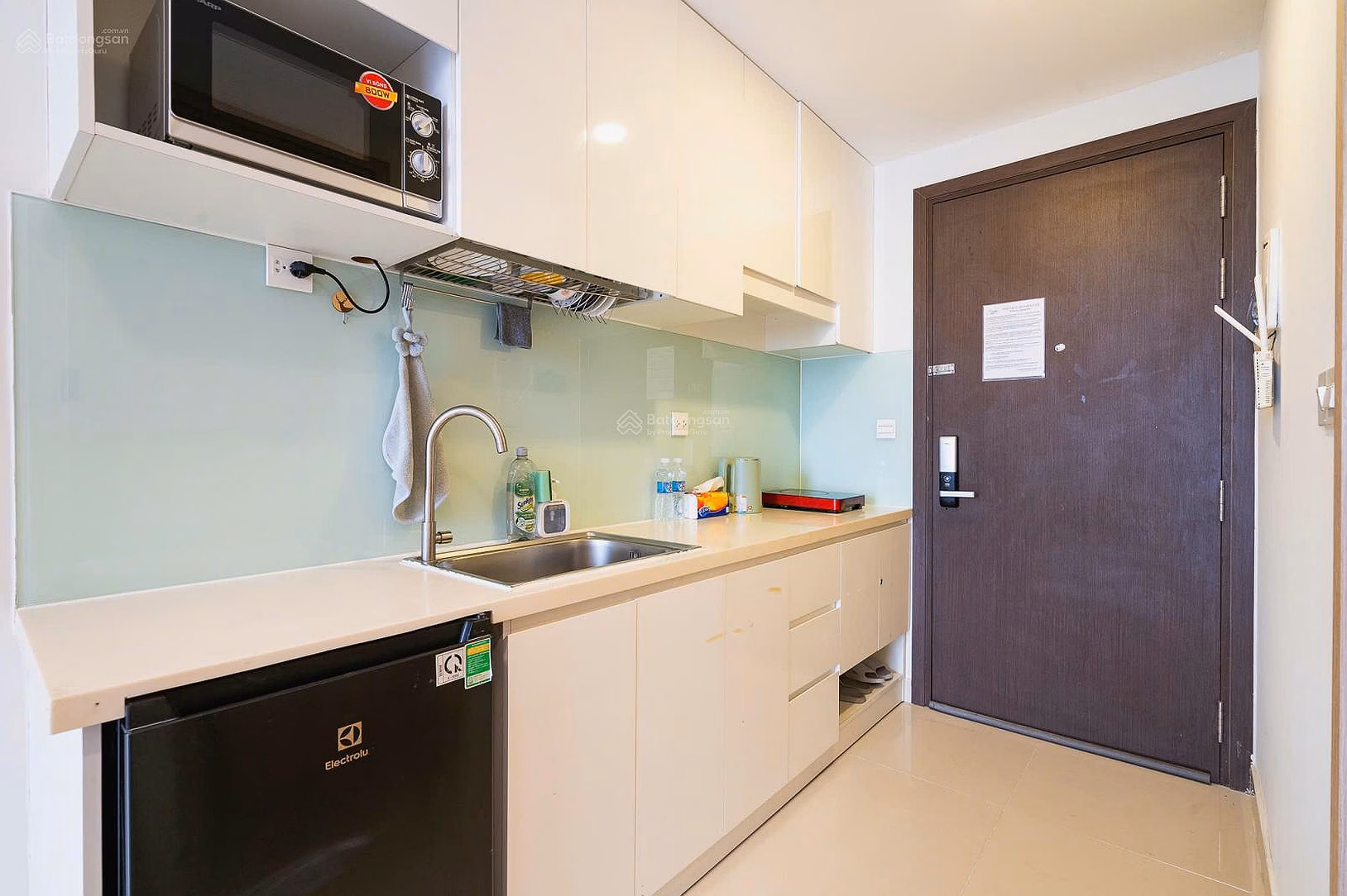 Rivergate apartment for rent in District 4 - Studio 27m², full of high-class furniture, price 13 million/month