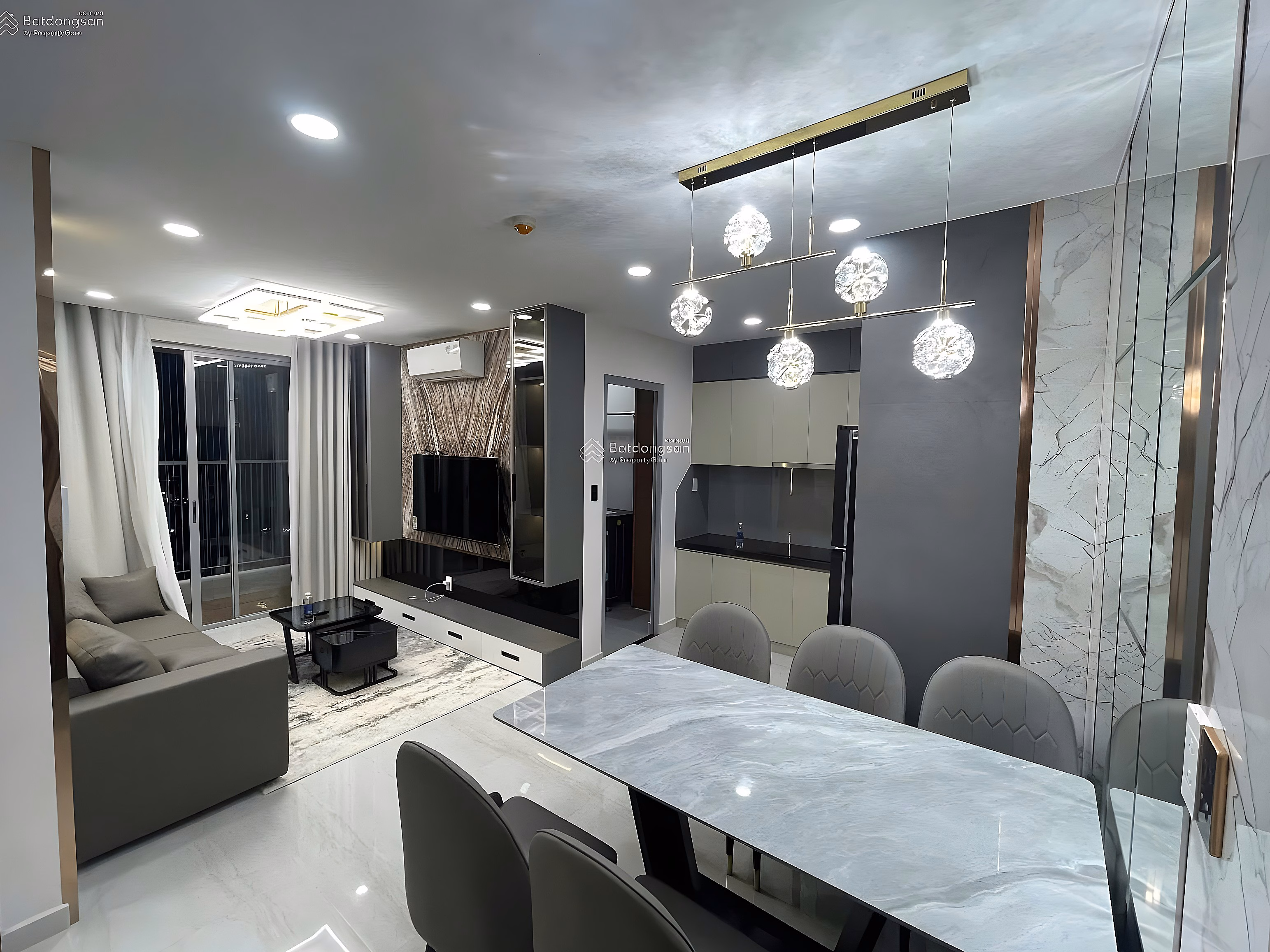 Apartment for sale at Dao Duy Tu Apartment, excellent price 1.86 billion, 70m2, 2 bedrooms, 2 bathrooms, reputable - clear legal