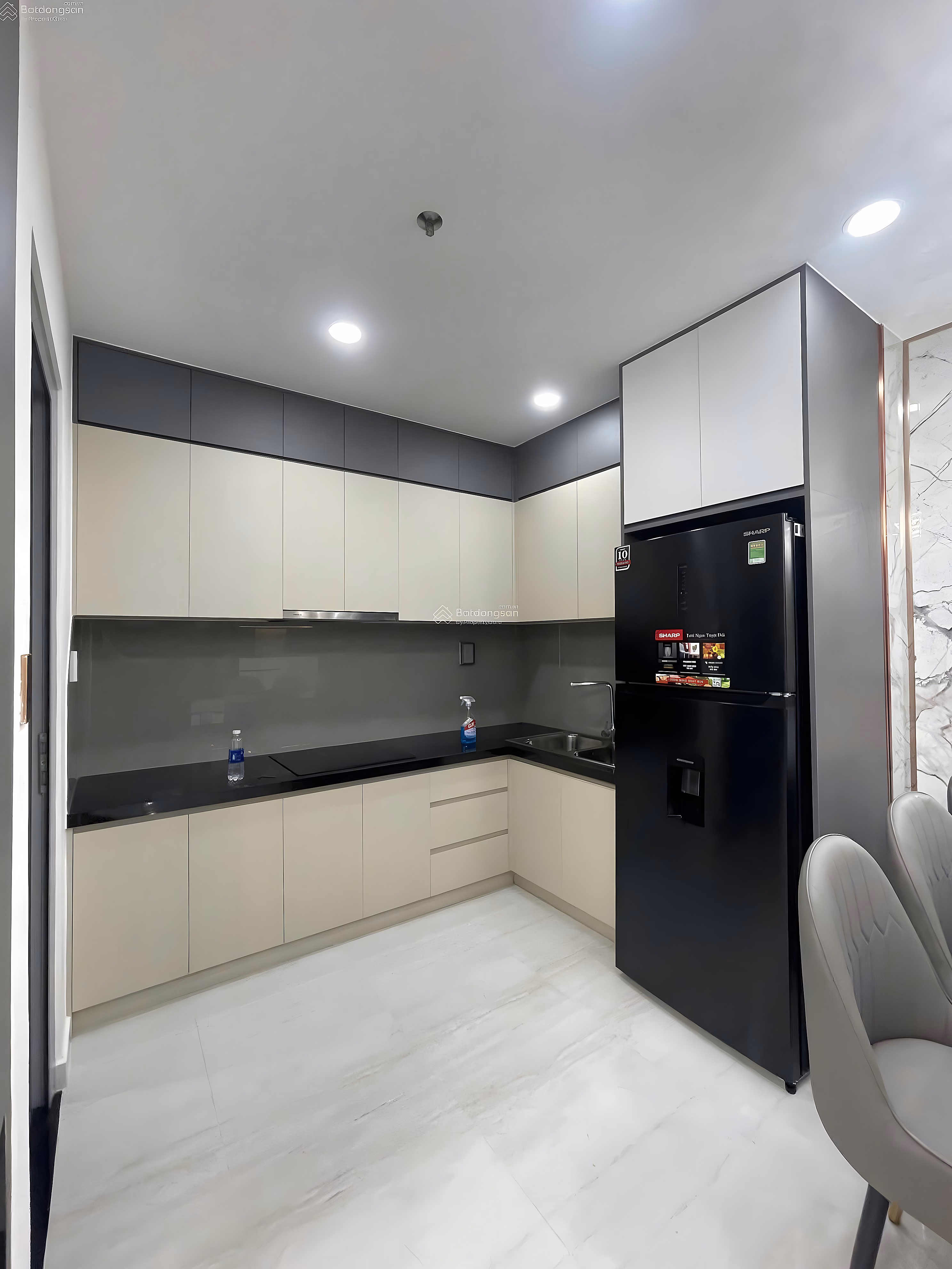 Apartment for sale at Dao Duy Tu Apartment, excellent price 1.86 billion, 70m2, 2 bedrooms, 2 bathrooms, reputable - clear legal