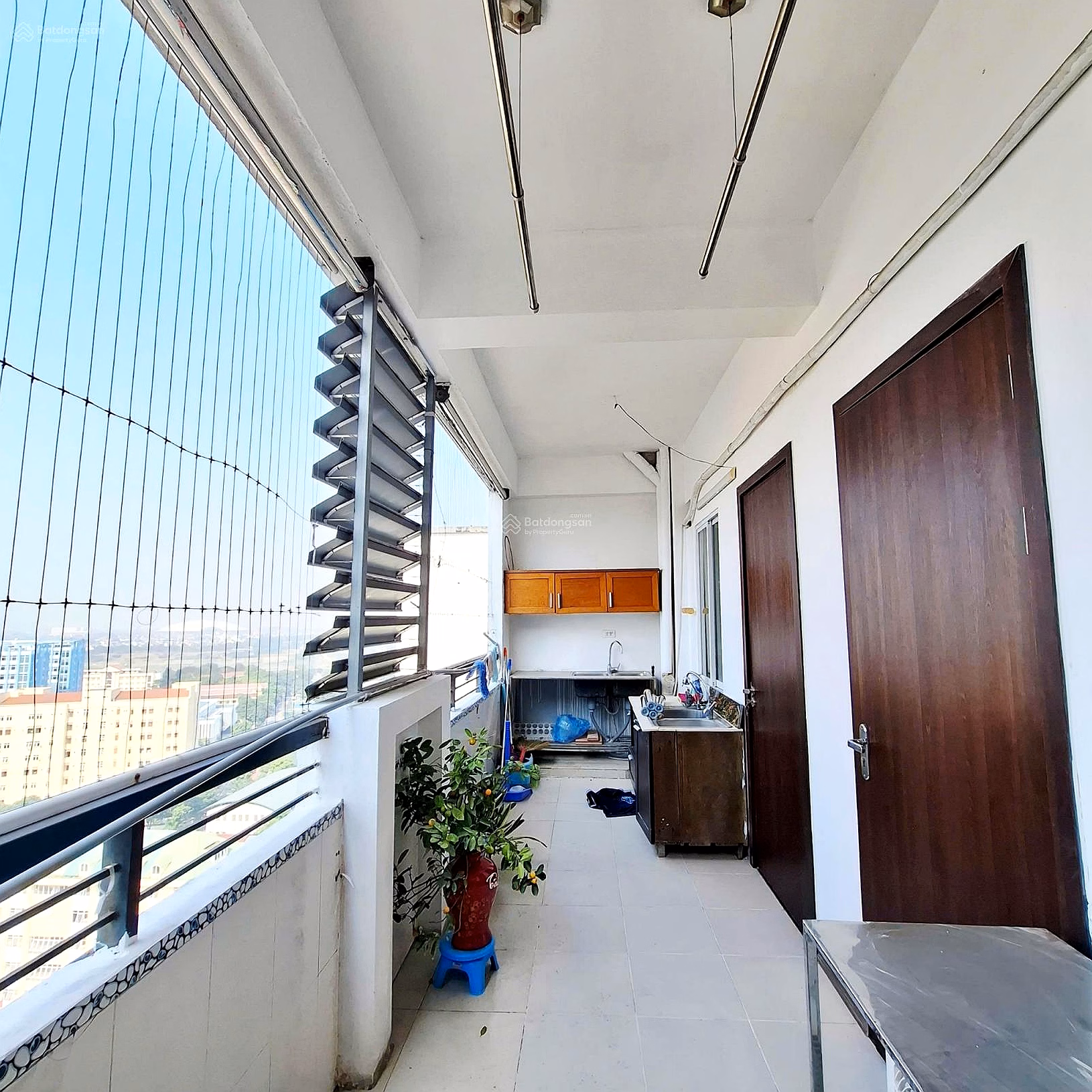 CC for sale HVHC apartment at best price - Area 104m2 fully furnished, 4 open sides - no shared walls