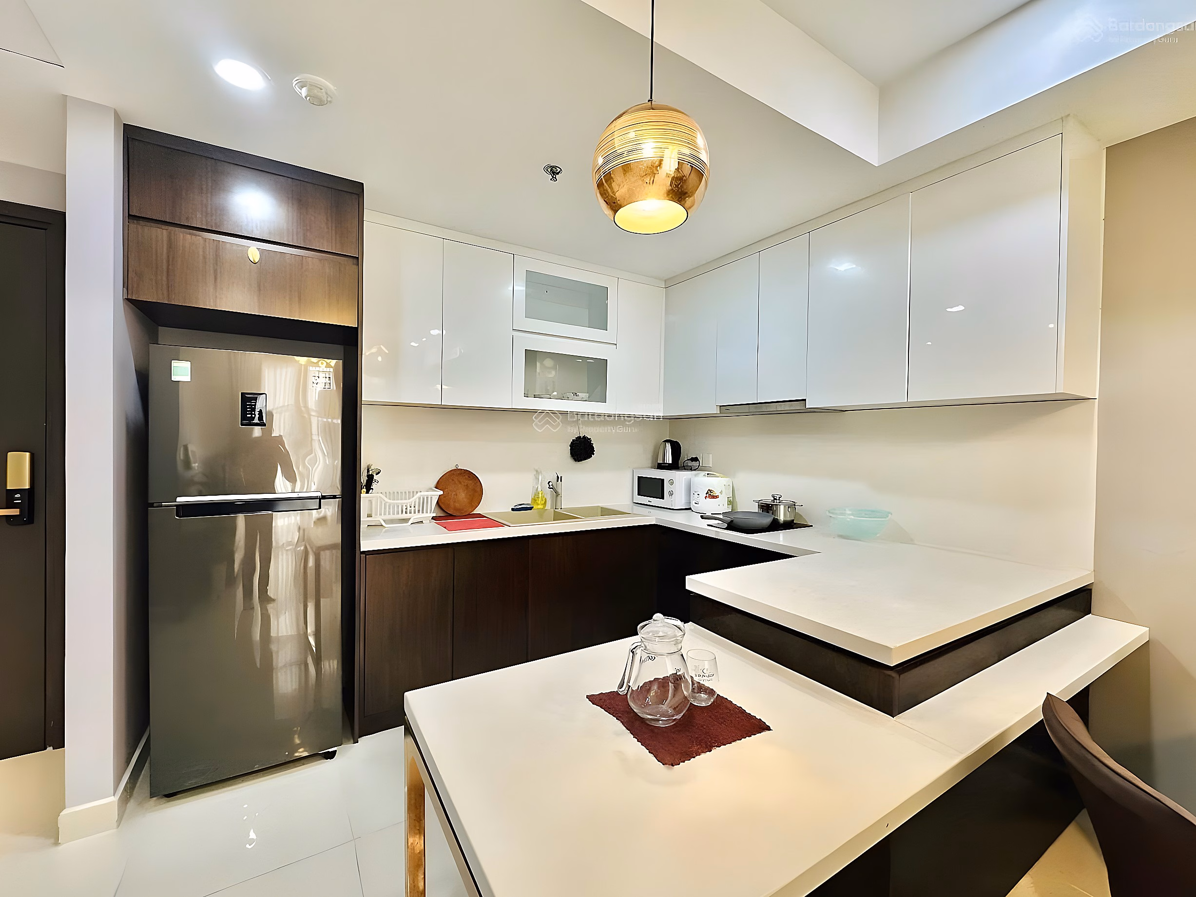 The owner offers to sell M-One Gia Dinh apartment, 2 bedrooms 60m2, has pink book, quick sale price only 2.2 billion