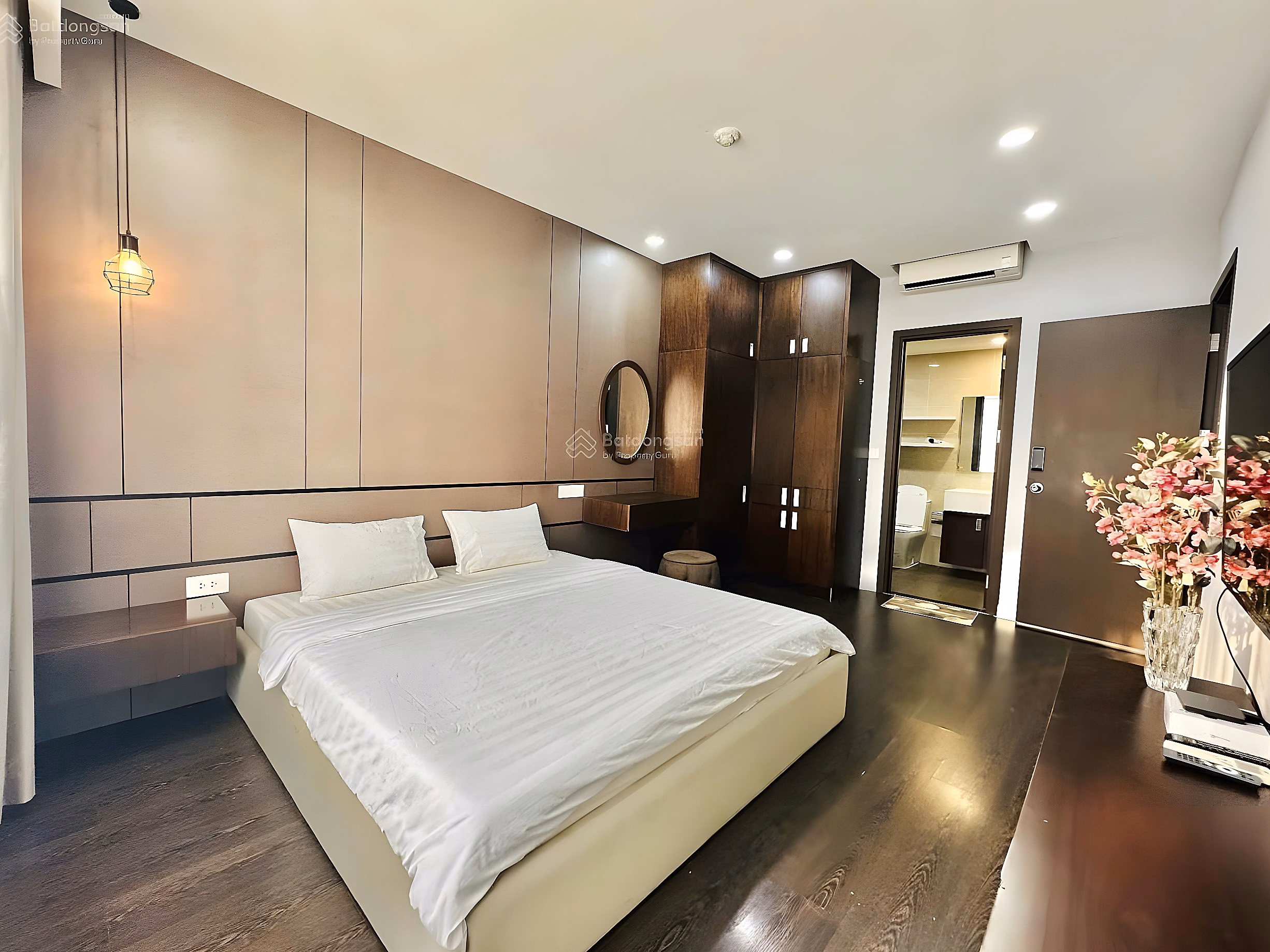 The owner offers to sell M-One Gia Dinh apartment, 2 bedrooms 60m2, has pink book, quick sale price only 2.2 billion